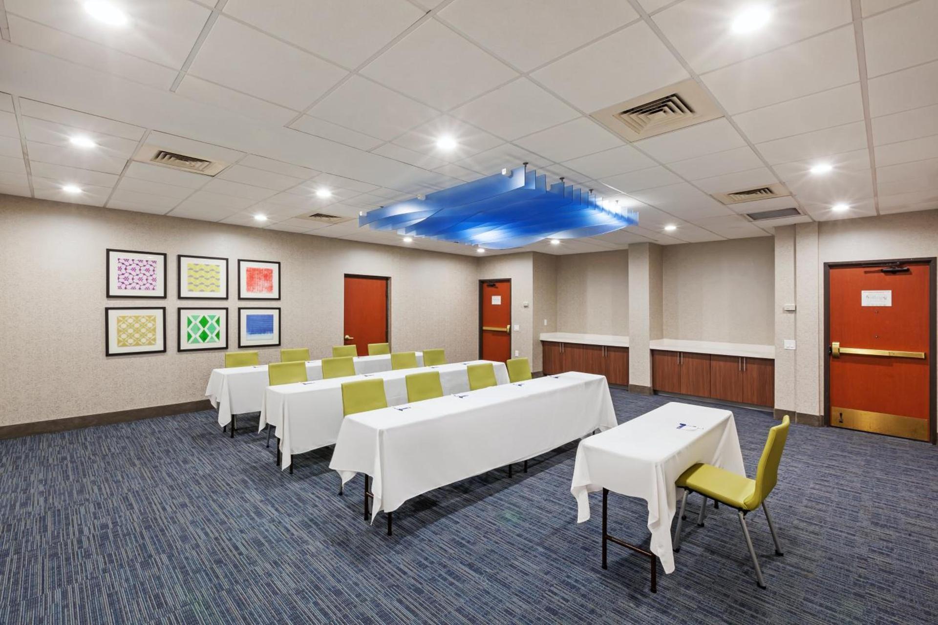 Holiday Inn Express & Suites Houston - Memorial Park Area by IHG photo 23