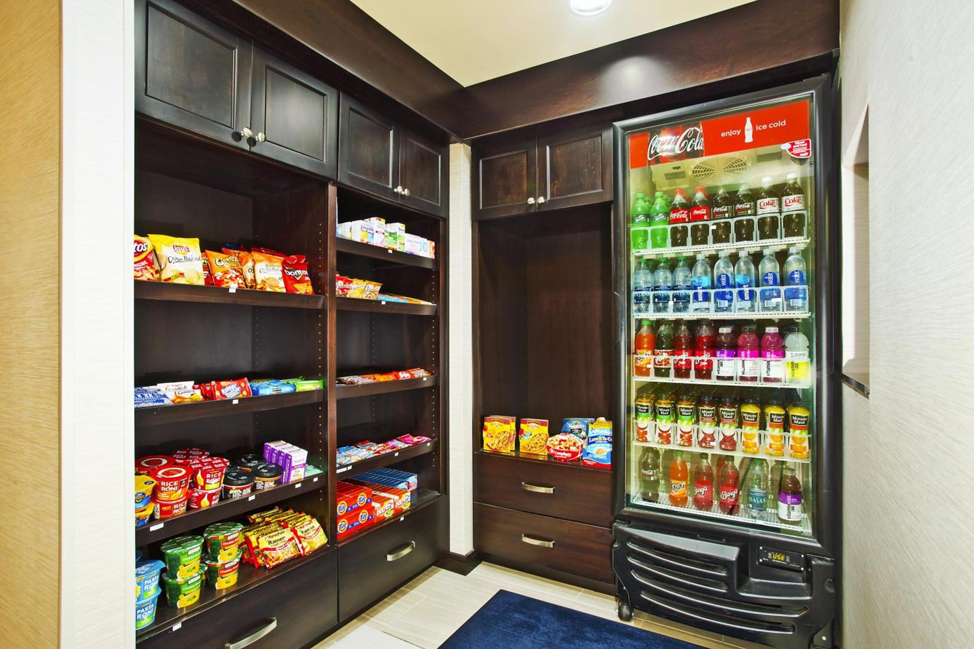 Holiday Inn Express & Suites Springfield by IHG photo 5
