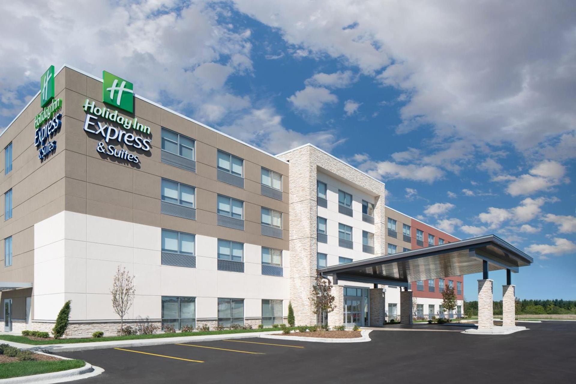 Holiday Inn Express & Suites - Elkhorn - Lake Geneva Area by IHG photo 16