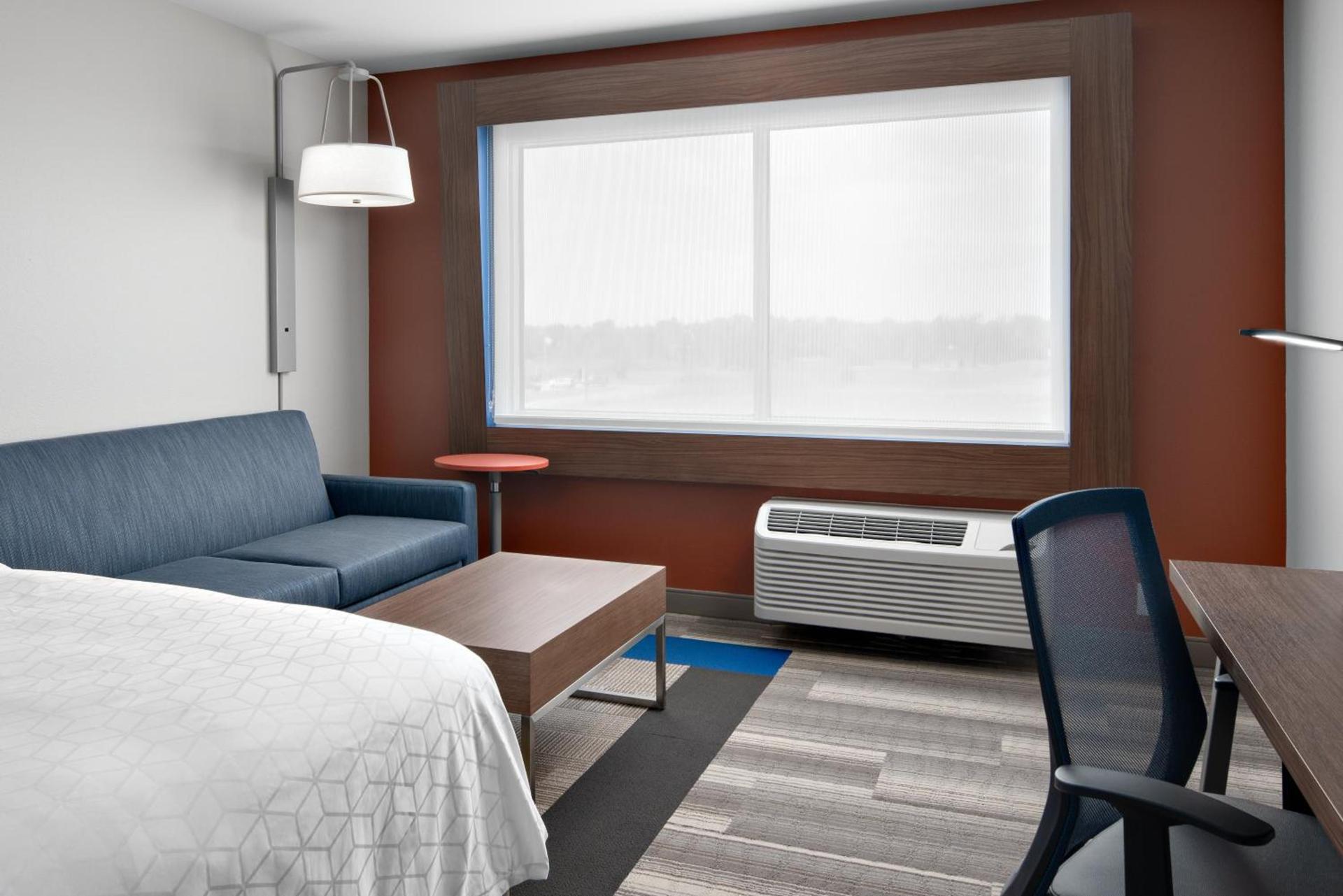 Holiday Inn Express & Suites - Elkhorn - Lake Geneva Area by IHG photo 32