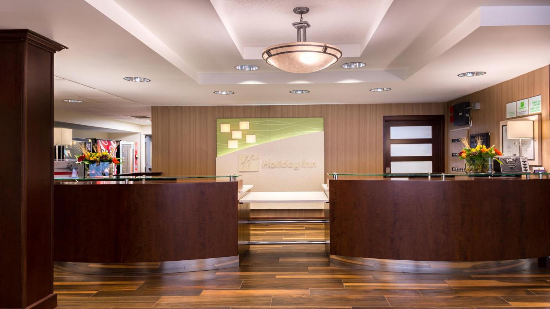 Holiday Inn Hotel & Suites Warren by IHG photo 18