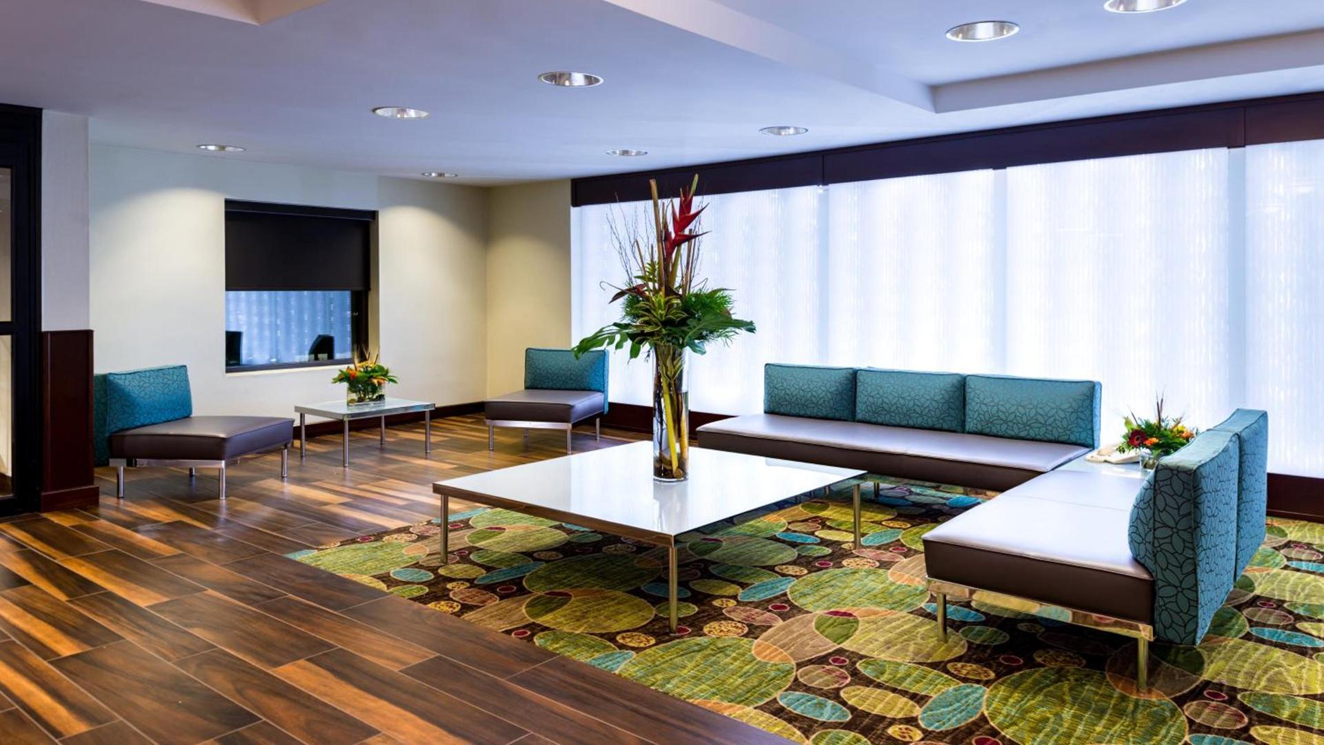 Holiday Inn Hotel & Suites Warren by IHG photo 17