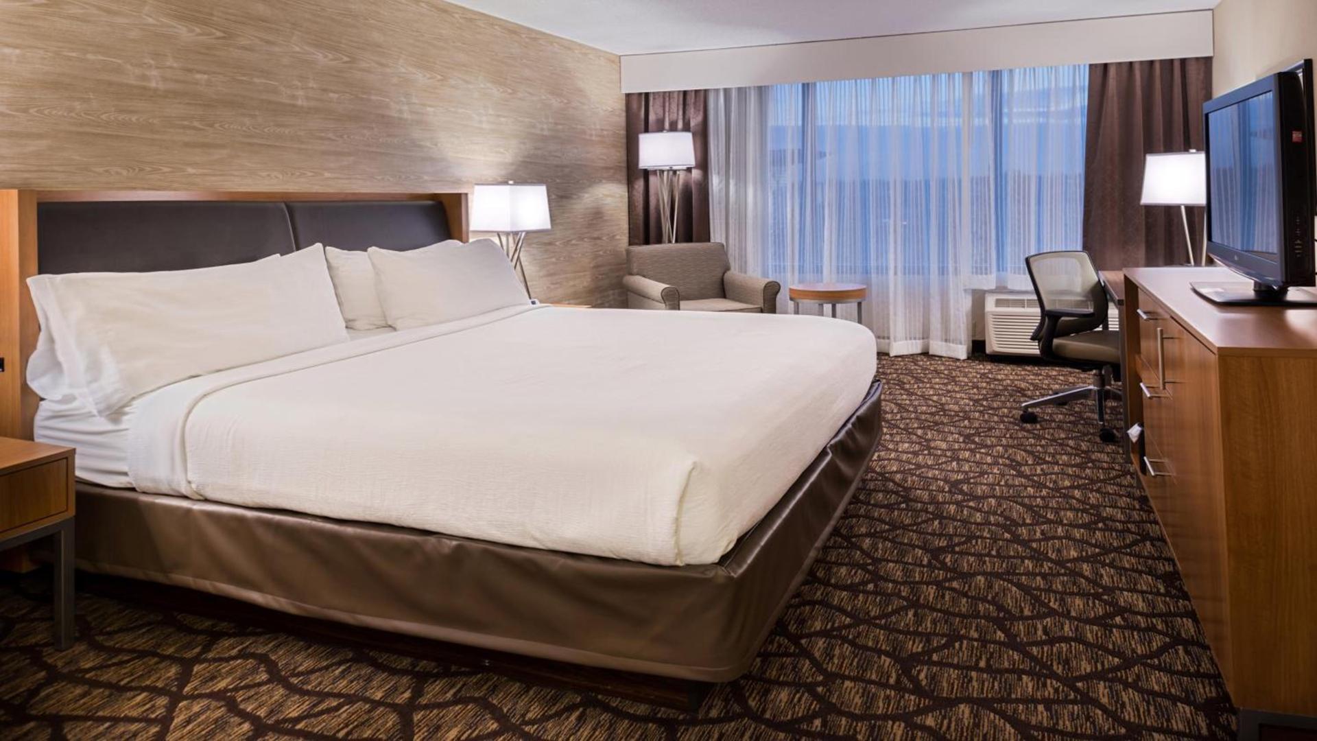 Holiday Inn Hotel & Suites Warren by IHG photo 50