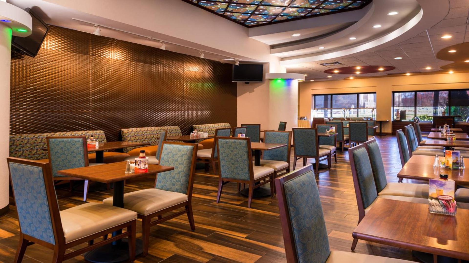 Holiday Inn Hotel & Suites Warren by IHG photo 34