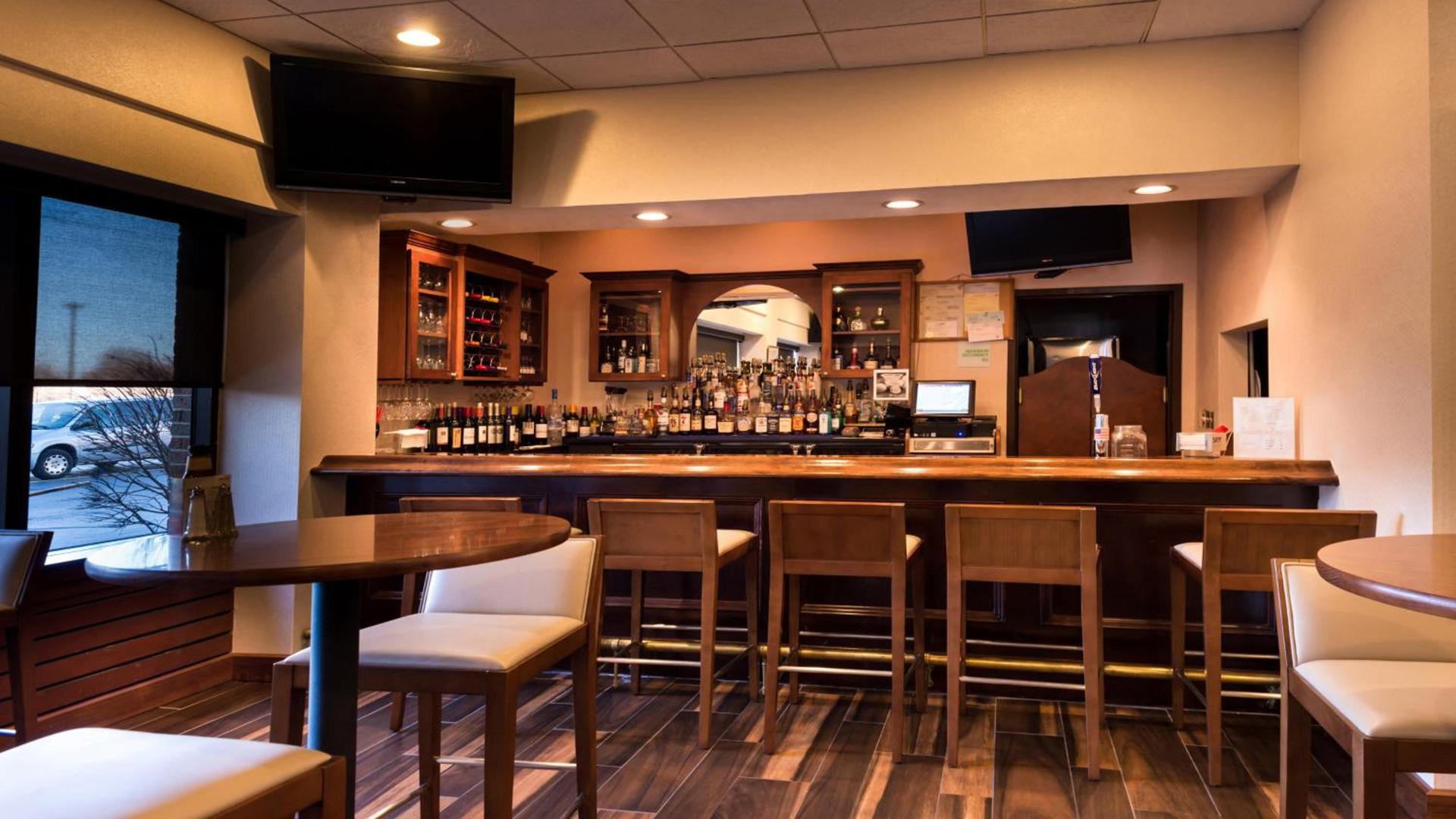 Holiday Inn Hotel & Suites Warren by IHG photo 12
