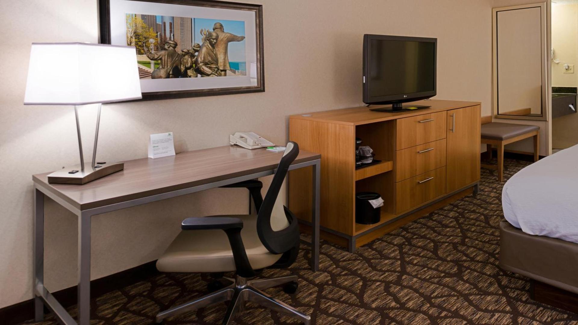 Holiday Inn Hotel & Suites Warren by IHG photo 36