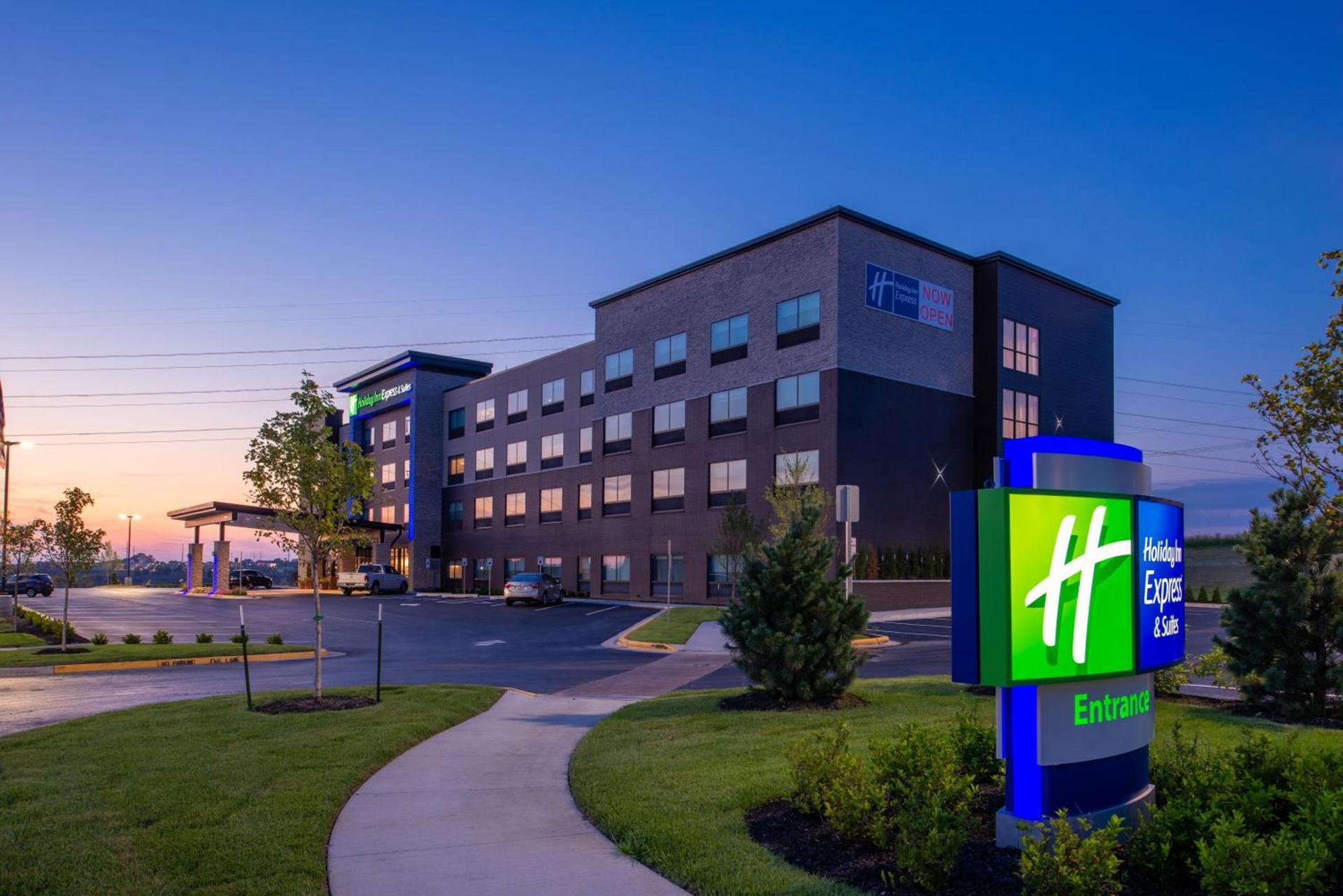 Holiday Inn Express & Suites - Olathe West by IHG photo 26