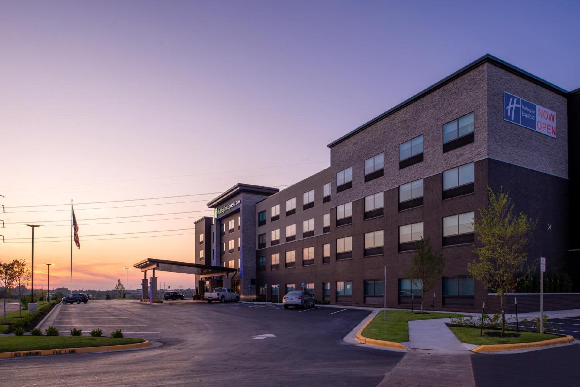 Holiday Inn Express & Suites - Olathe West by IHG photo 30