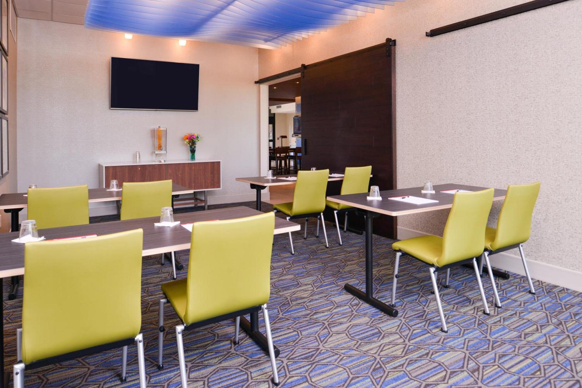 Holiday Inn Express & Suites - Olathe West by IHG photo 39