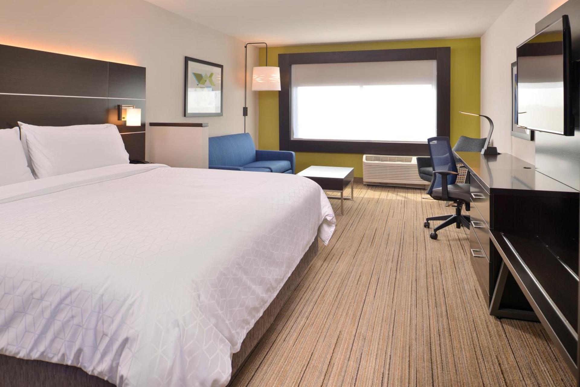 Holiday Inn Express & Suites - Olathe West by IHG photo 10