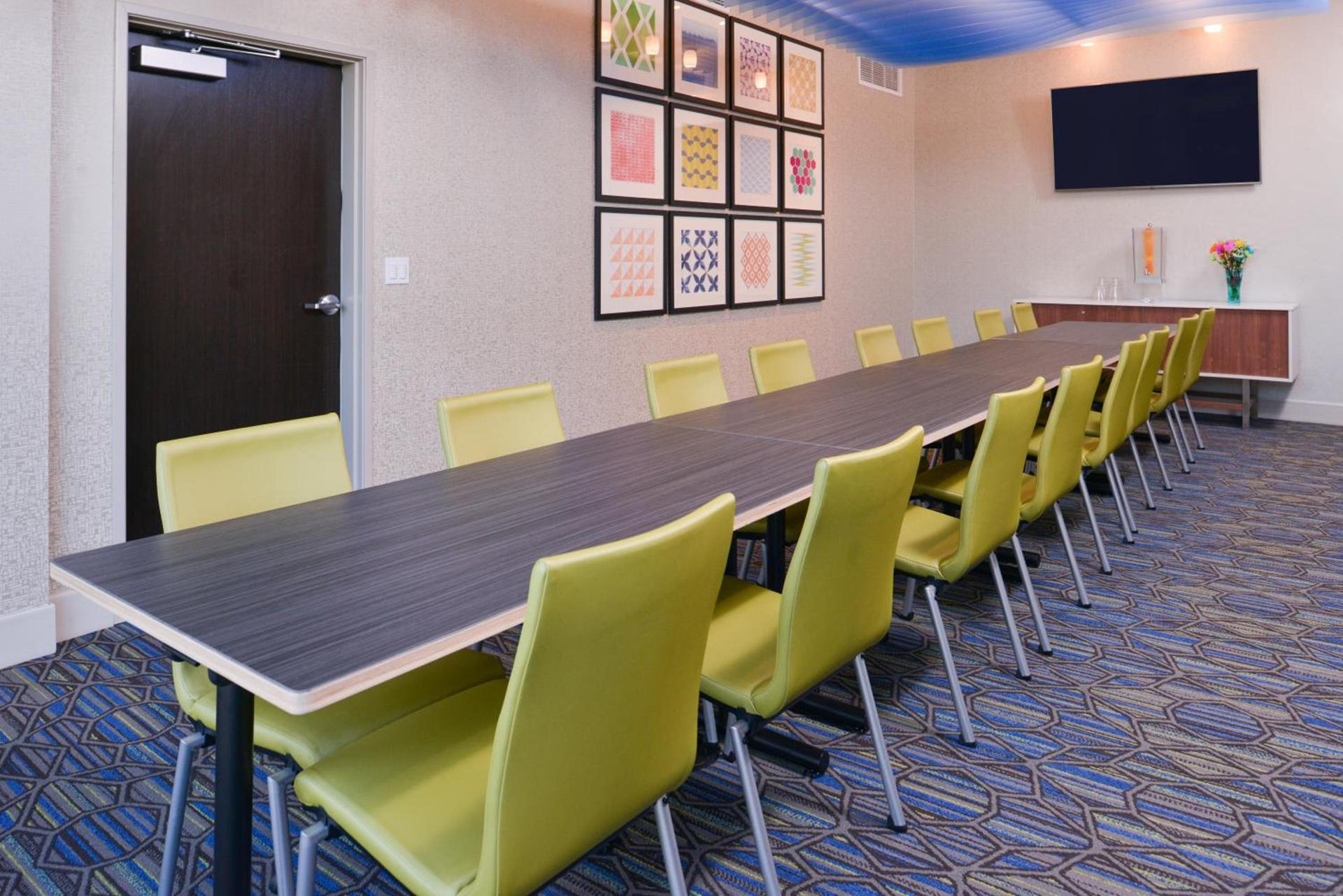 Holiday Inn Express & Suites - Olathe West by IHG photo 36