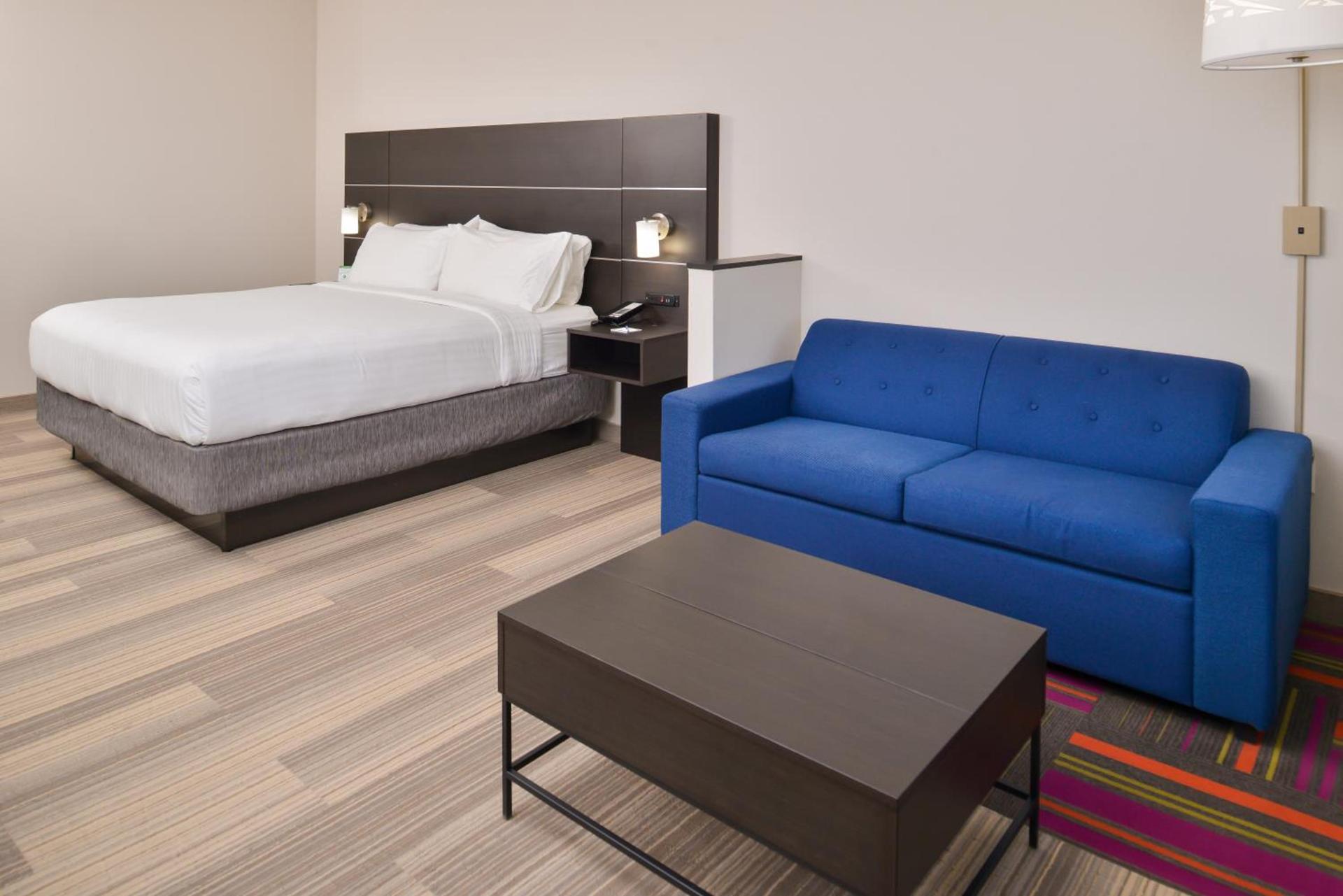 Holiday Inn Express & Suites - Kansas City - Lee's Summit by IHG photo 45