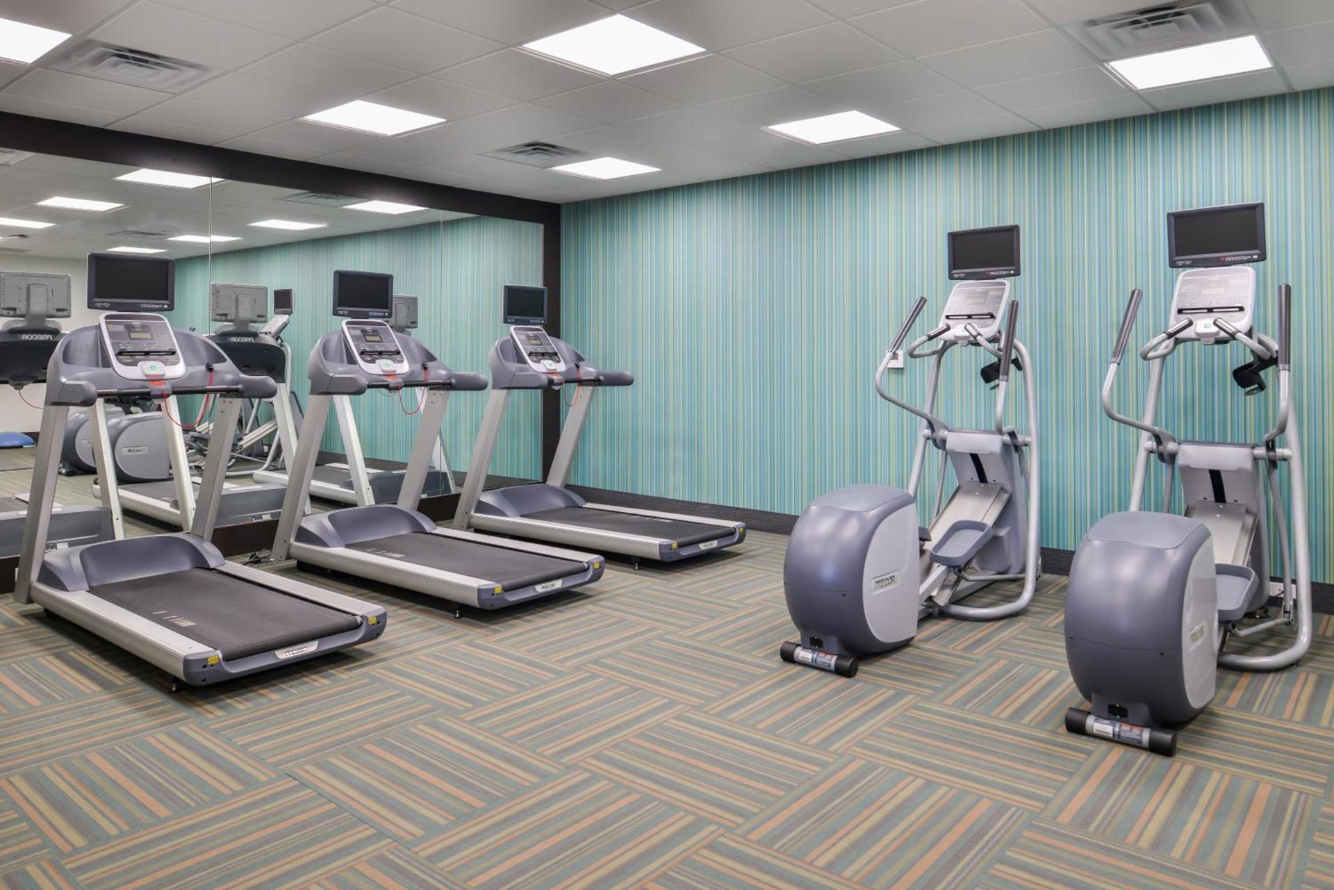 Holiday Inn Express & Suites - Kansas City - Lee's Summit by IHG photo 36