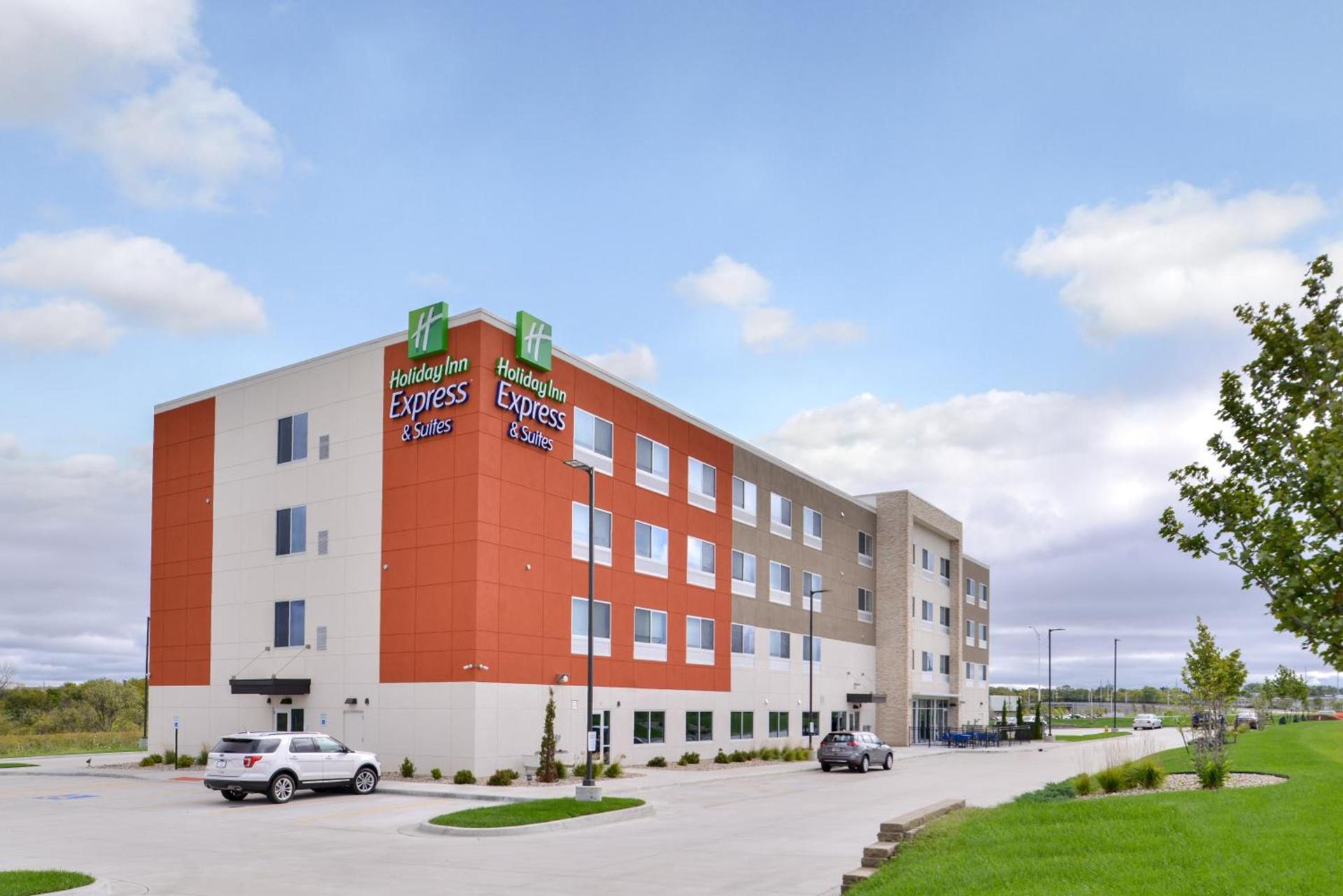 Holiday Inn Express & Suites - Kansas City - Lee's Summit by IHG photo 39