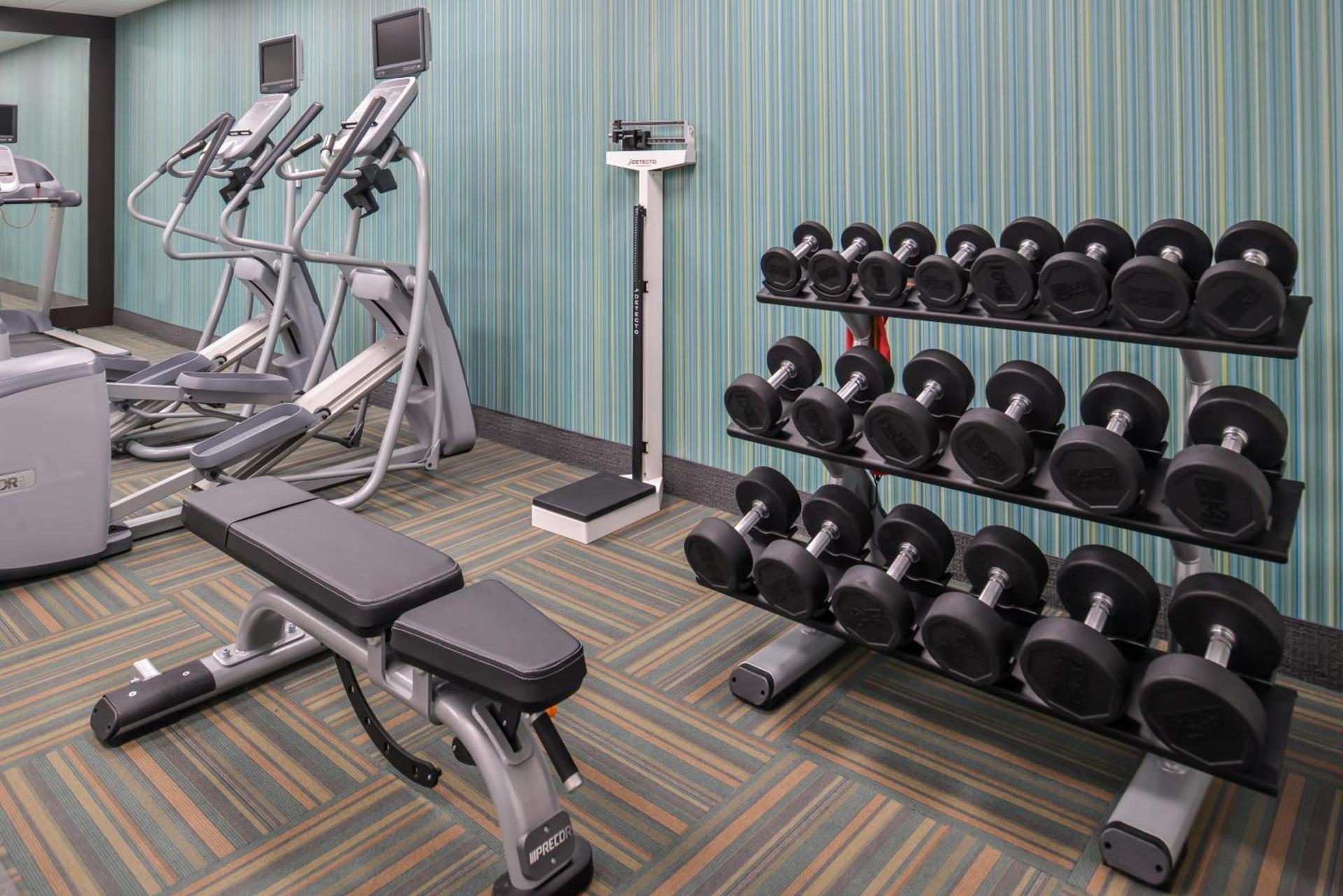 Holiday Inn Express & Suites - Kansas City - Lee's Summit by IHG photo 2