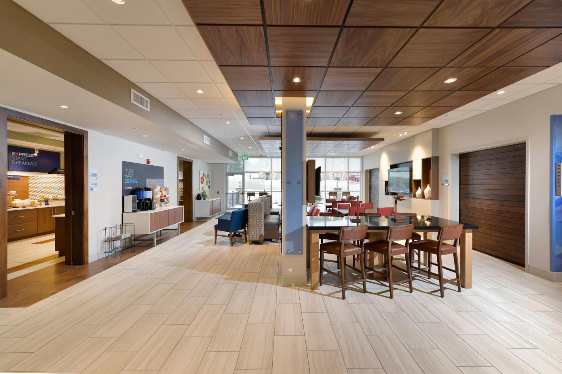 Holiday Inn Express & Suites - Millersburg by IHG photo 8