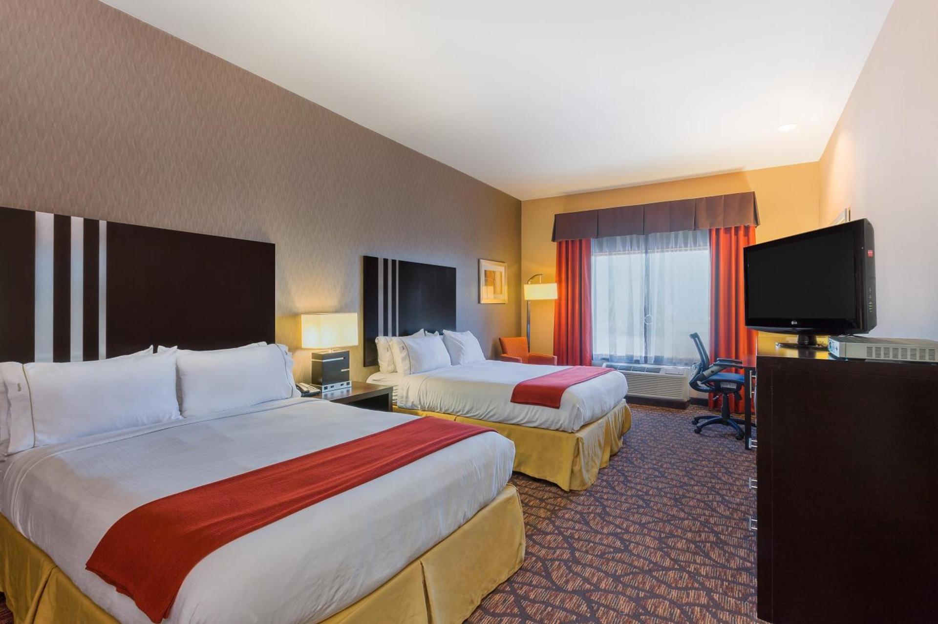 Holiday Inn Express and Suites Alpine by IHG photo 39