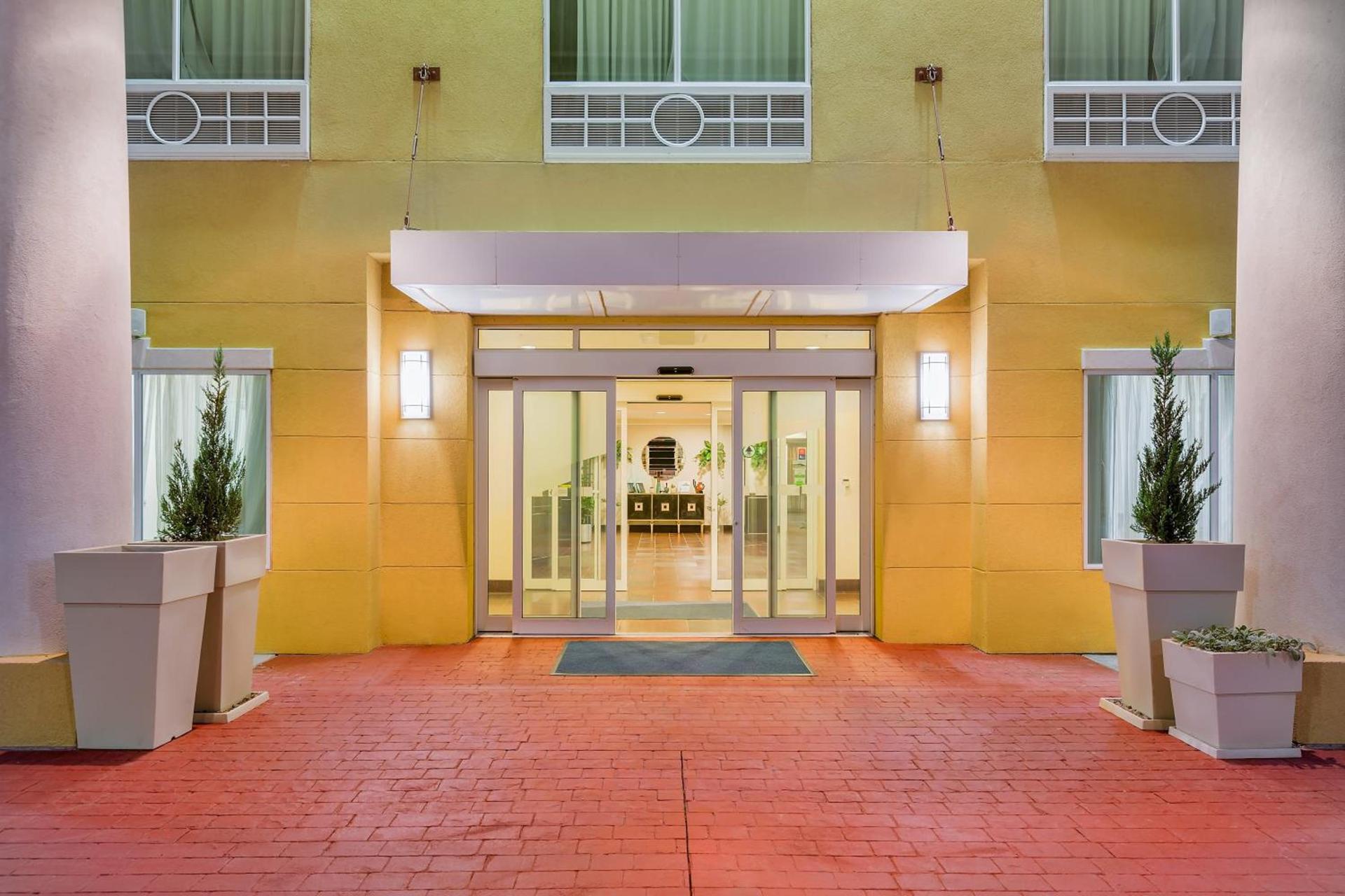 Holiday Inn Express and Suites Alpine by IHG photo 13