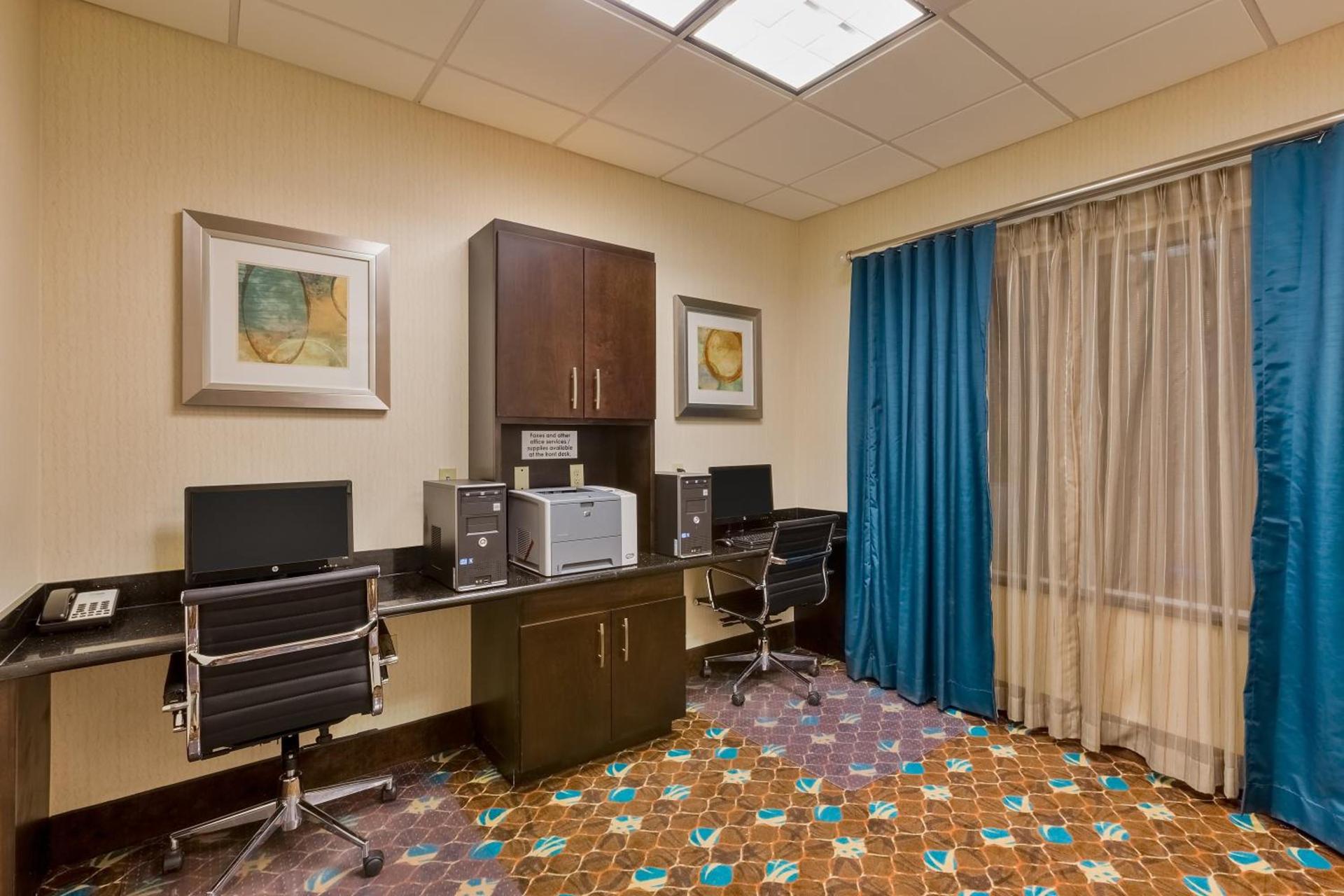 Holiday Inn Express and Suites Alpine by IHG photo 11
