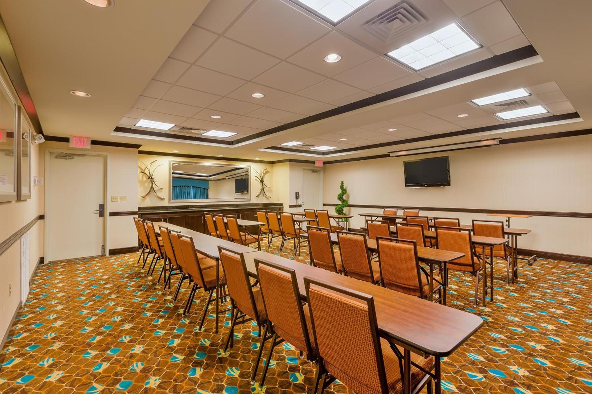 Holiday Inn Express and Suites Alpine by IHG photo 33