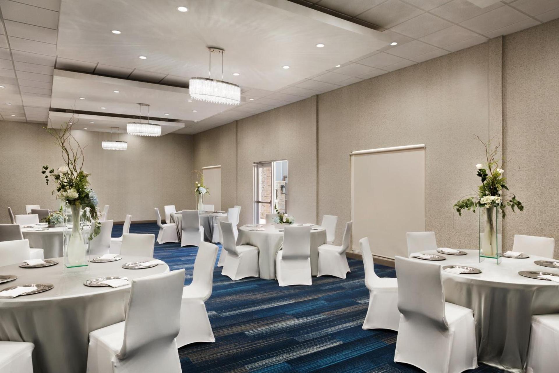 Holiday Inn Express & Suites - McAllen - Medical Center Area by IHG photo 18