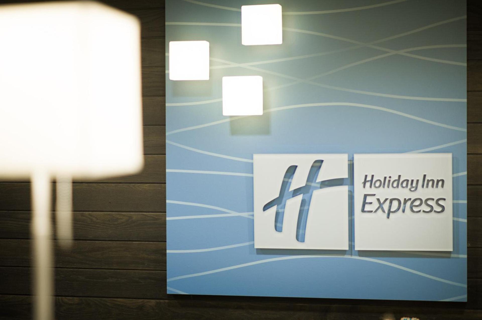 Holiday Inn Express and Suites Madison Central by IHG photo 4