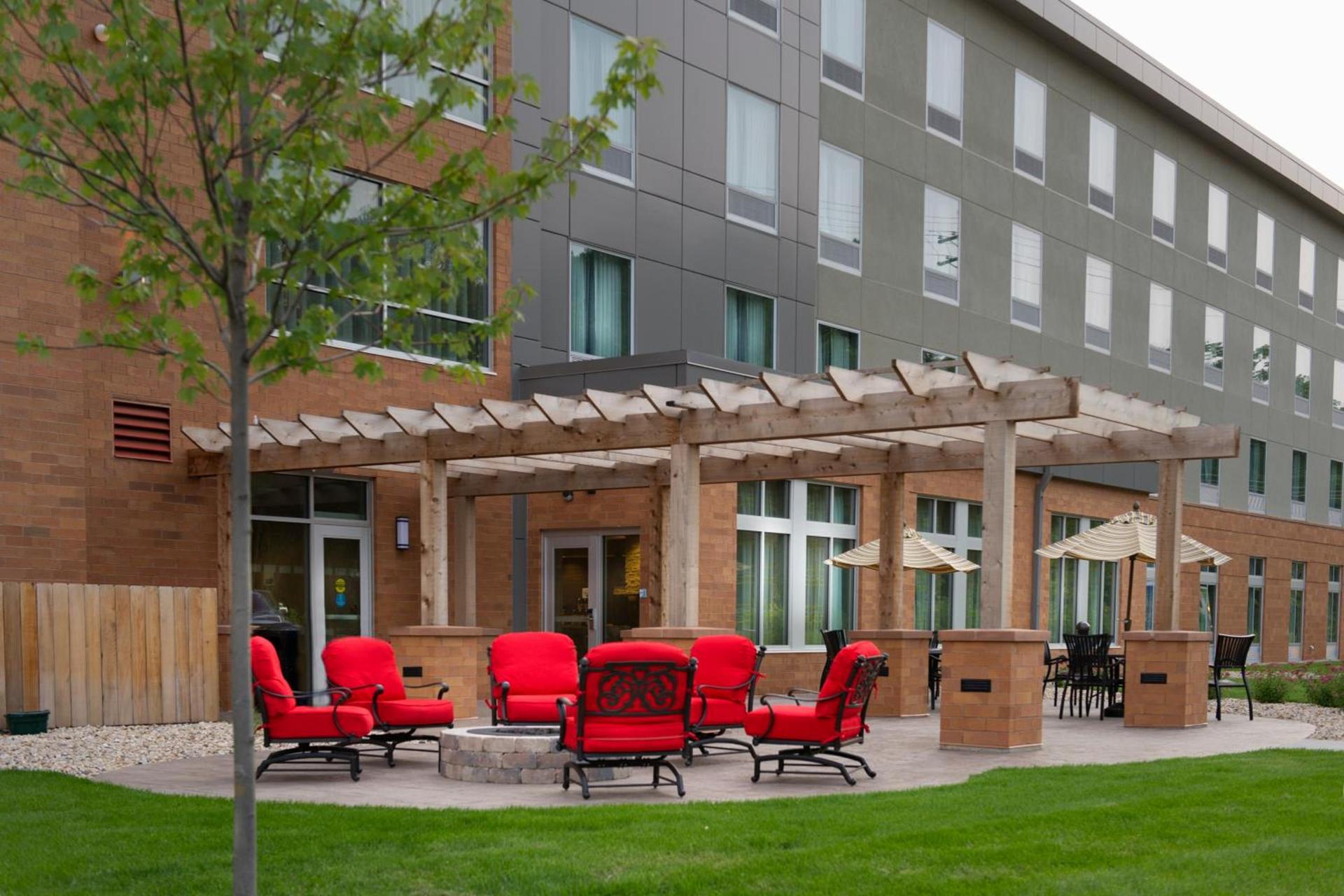Holiday Inn Express and Suites Madison Central by IHG photo 9