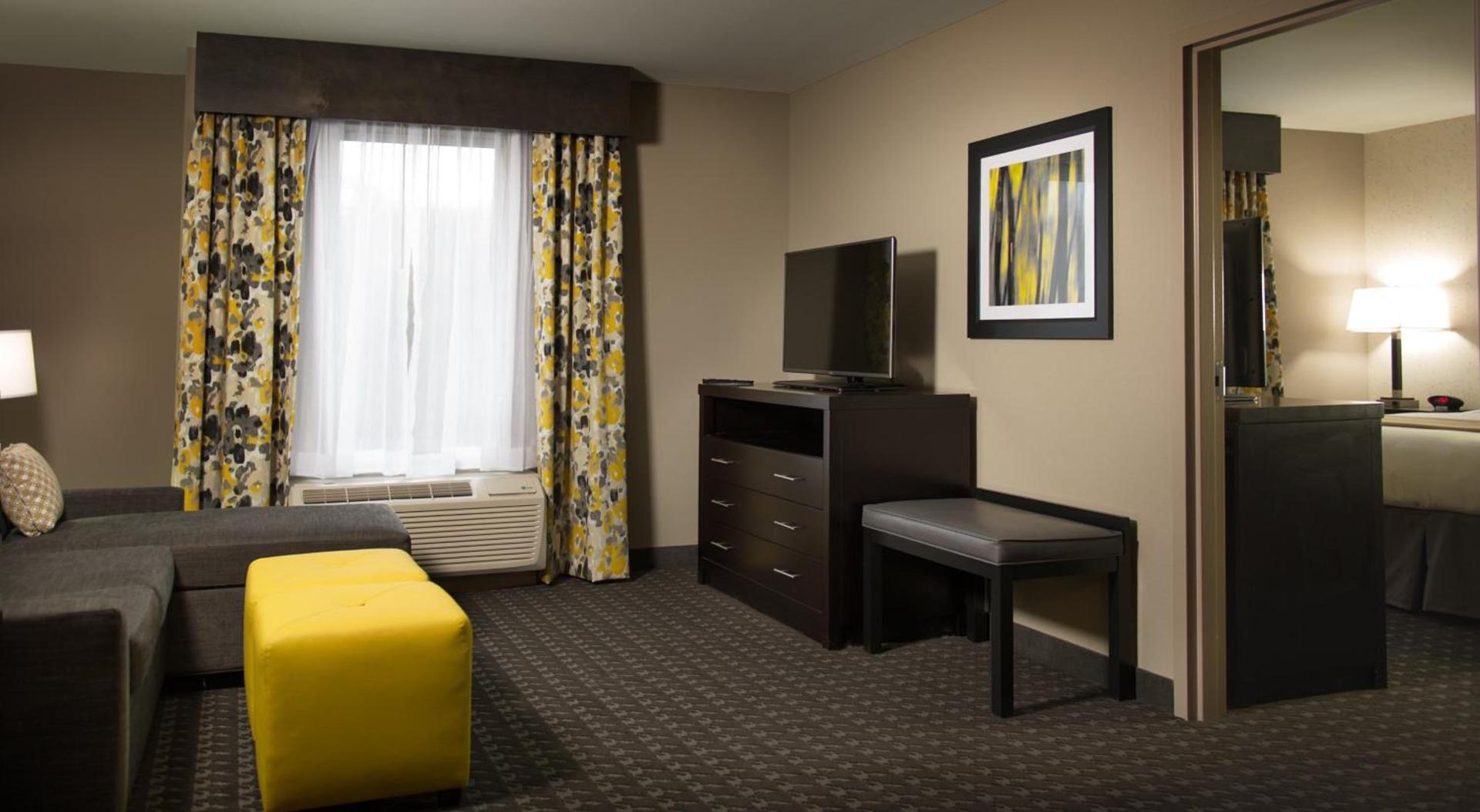 Holiday Inn Express and Suites Madison Central by IHG photo 25