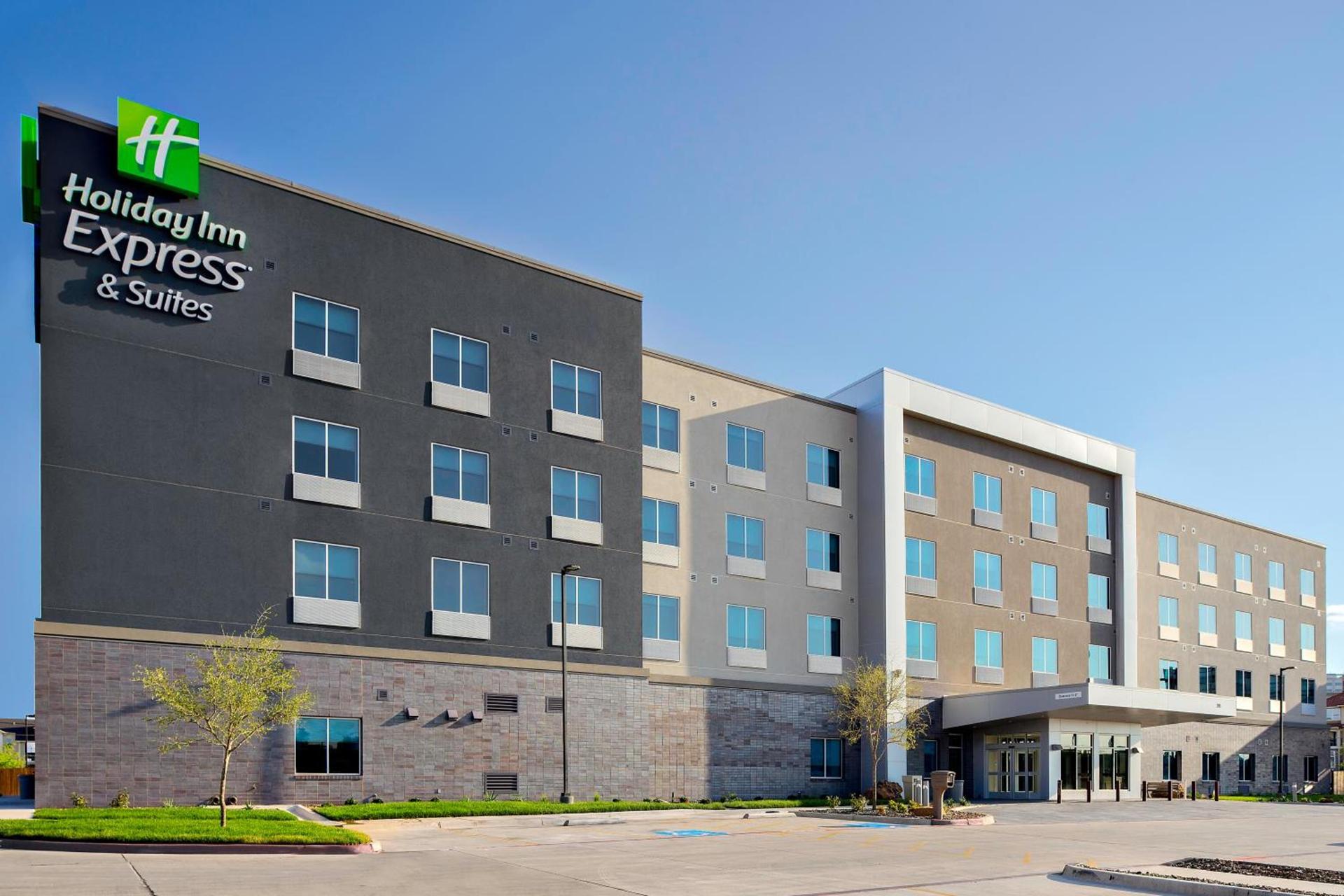 Holiday Inn Express & Suites Lubbock Central - Univ Area by IHG photo 1