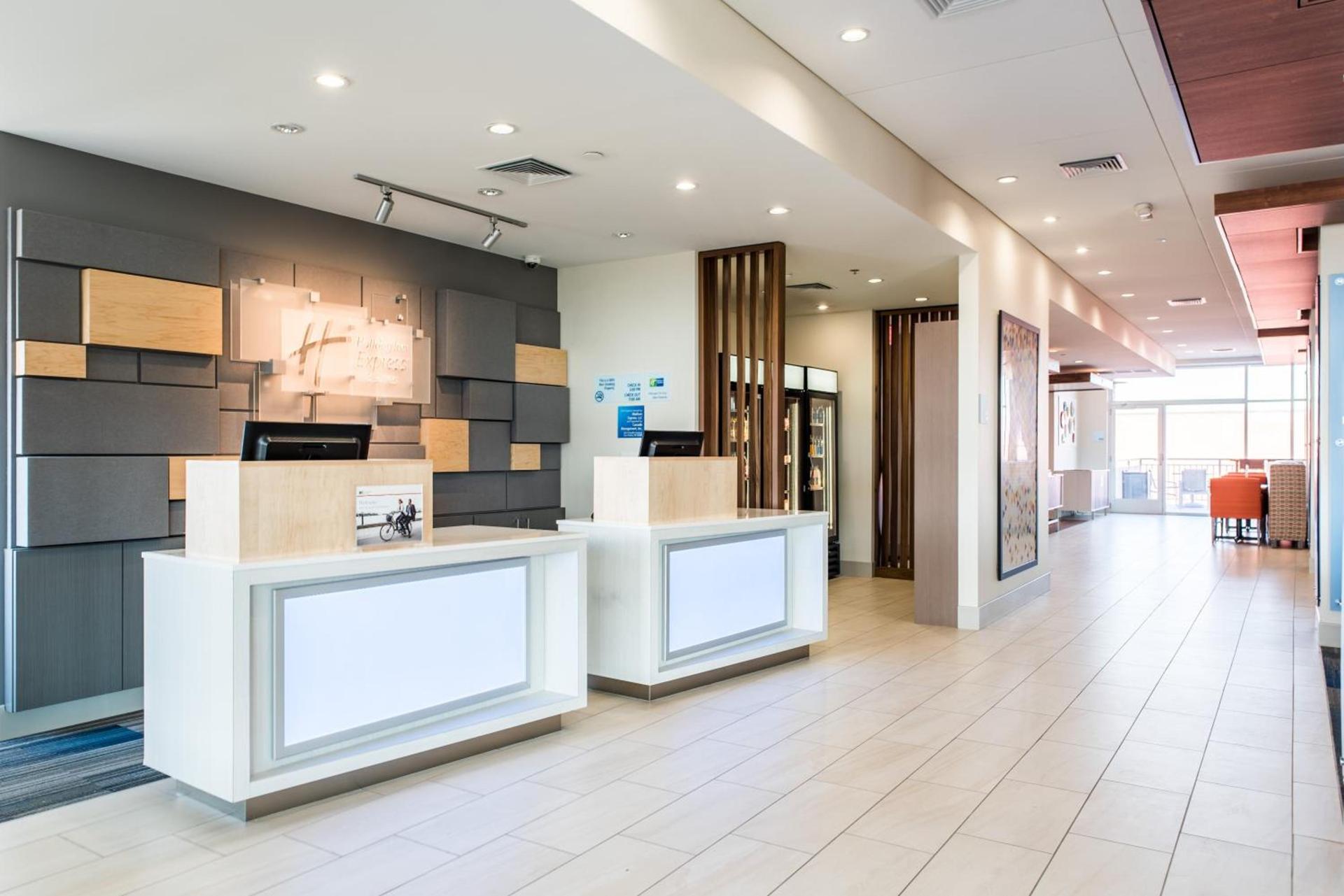 Holiday Inn Express & Suites Madison by IHG photo 56