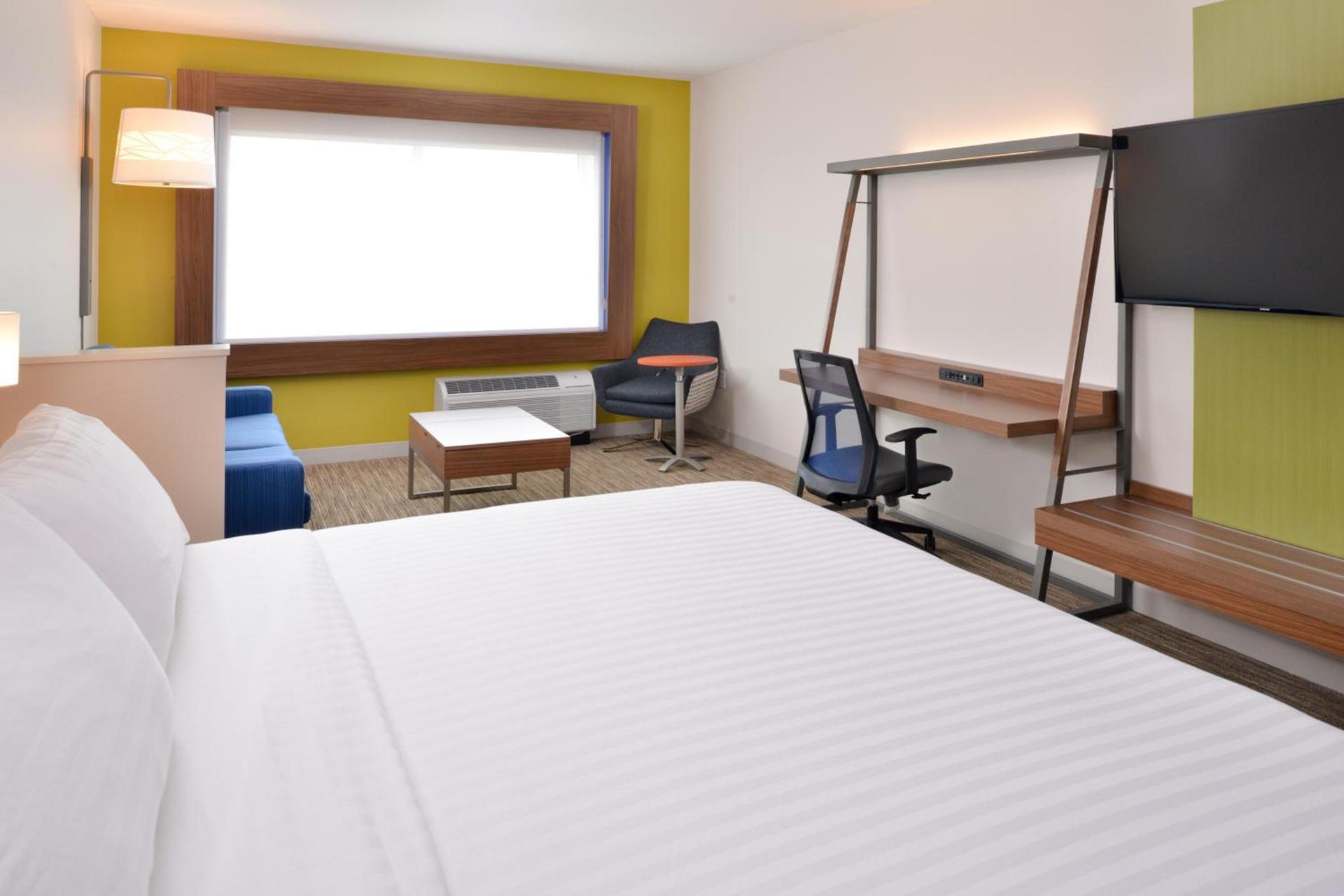 Holiday Inn Express & Suites Madison by IHG photo 22