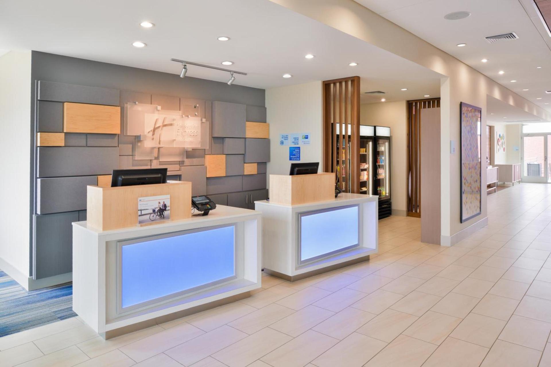 Holiday Inn Express & Suites Madison by IHG photo 45