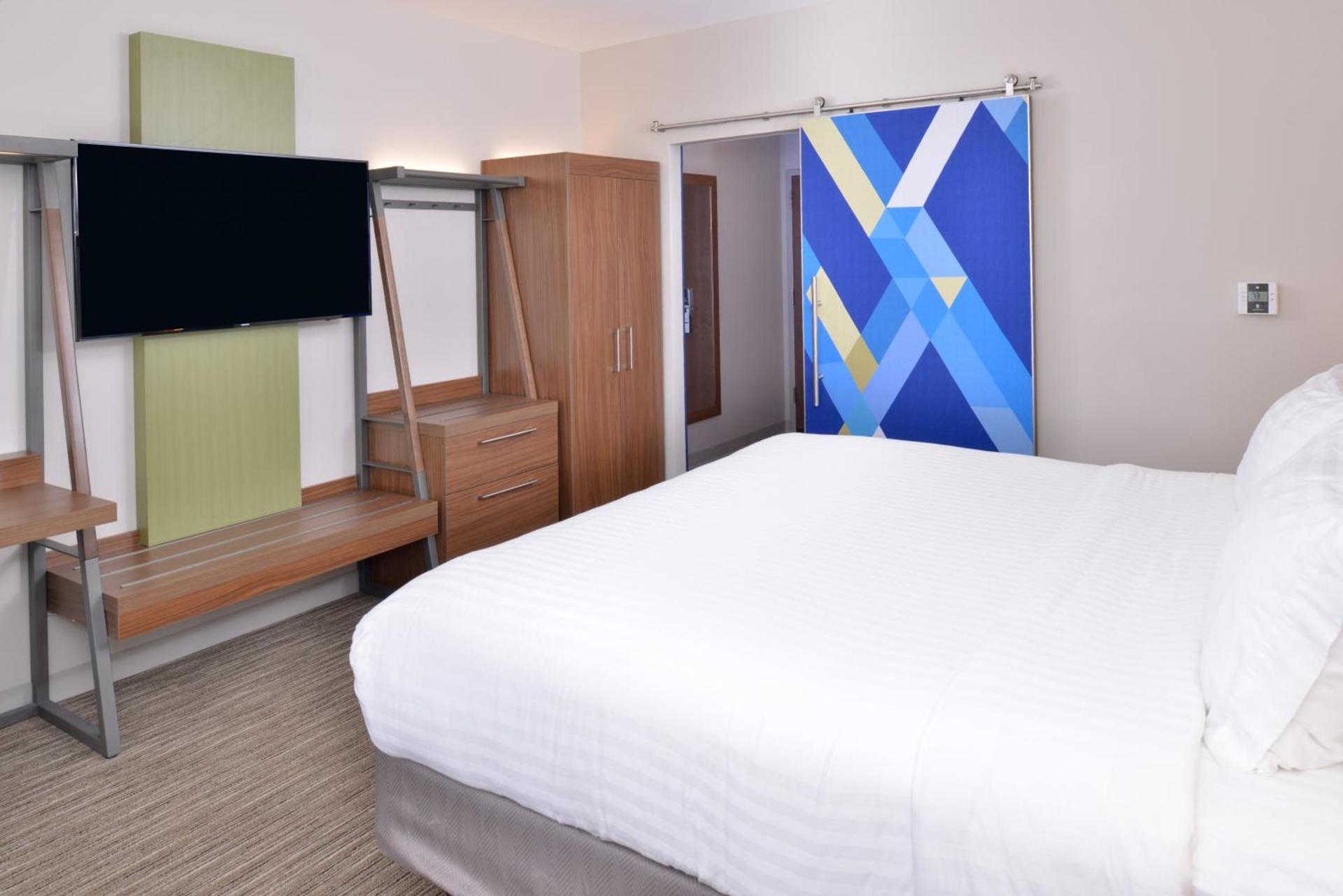 Holiday Inn Express & Suites Madison by IHG photo 15