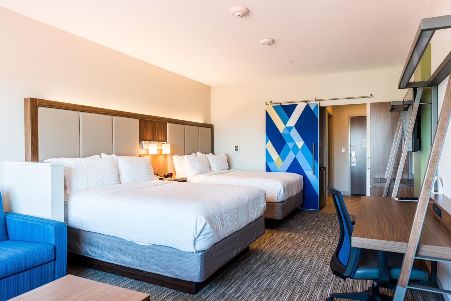 Holiday Inn Express & Suites Madison by IHG photo 14
