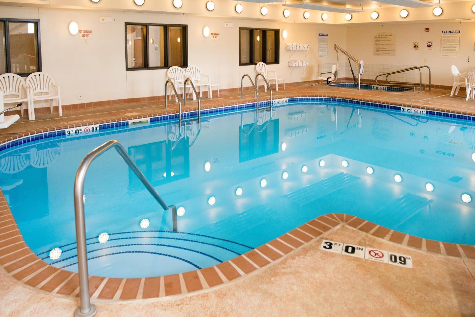 Holiday Inn Express Hotel & Suites Chanhassen by IHG photo 43
