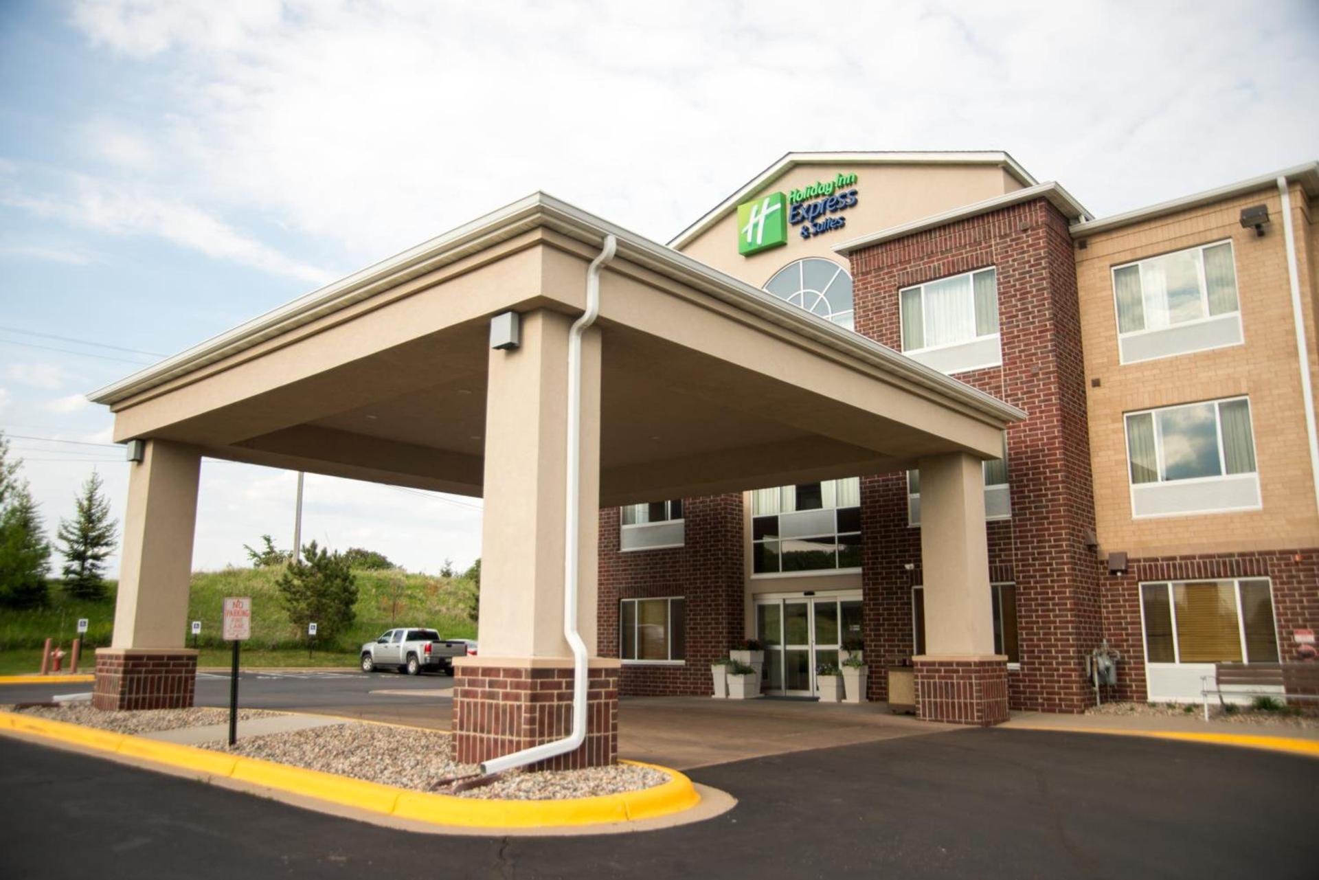 Holiday Inn Express Hotel & Suites Chanhassen by IHG photo 37