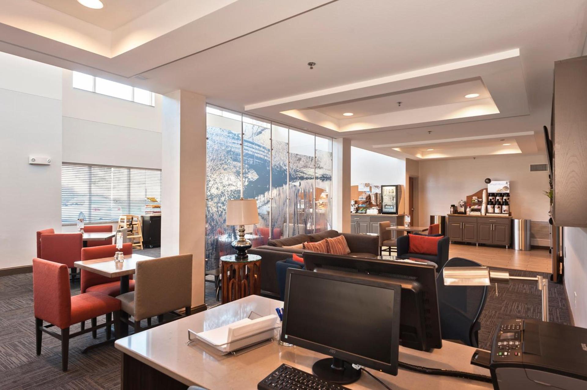 Holiday Inn Express Hotel & Suites Chanhassen by IHG photo 12