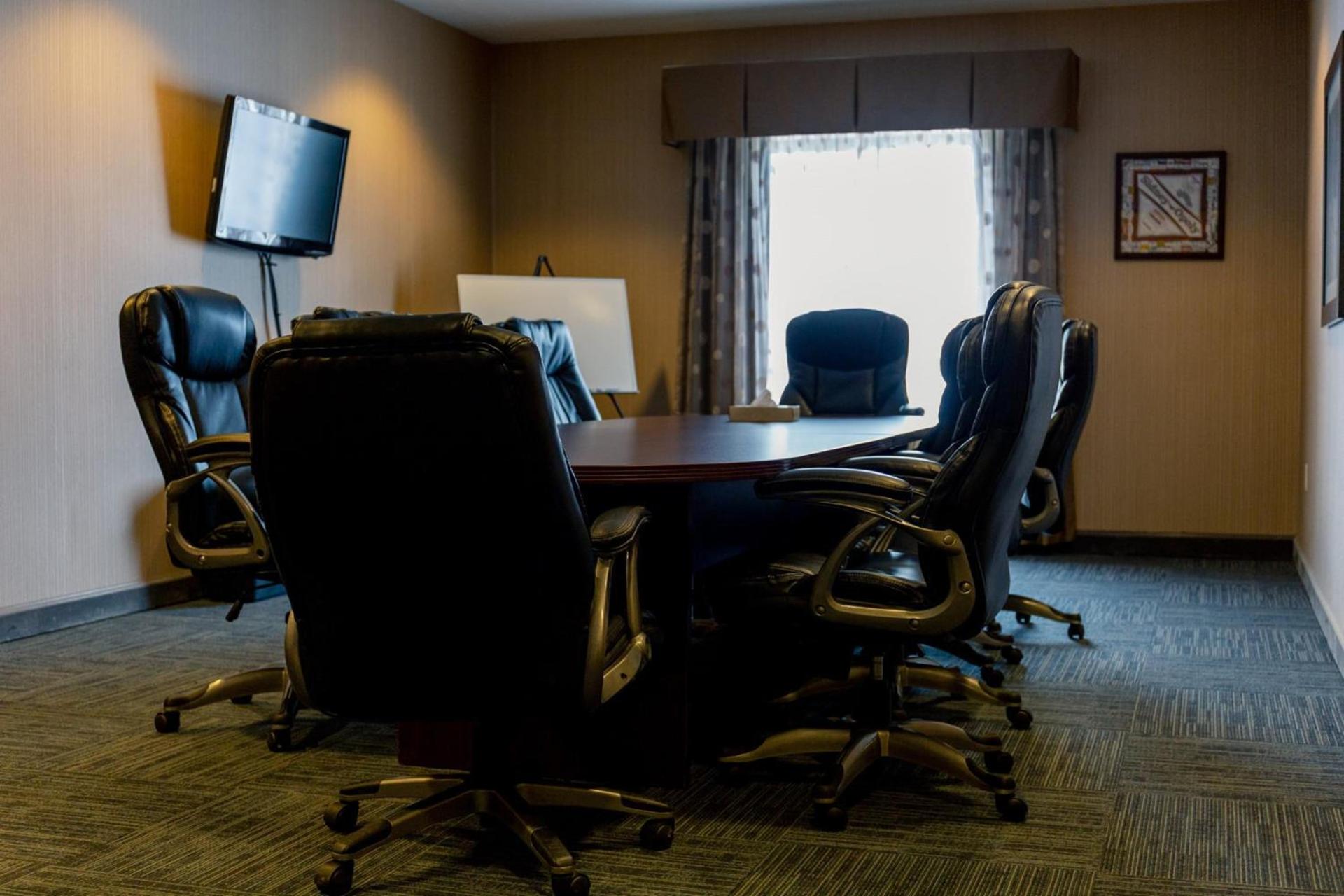 Holiday Inn Express & Suites Sidney by IHG photo 11