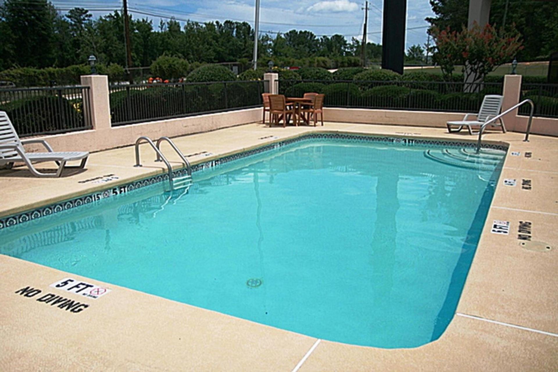 Regency Inn & Suites photo 16