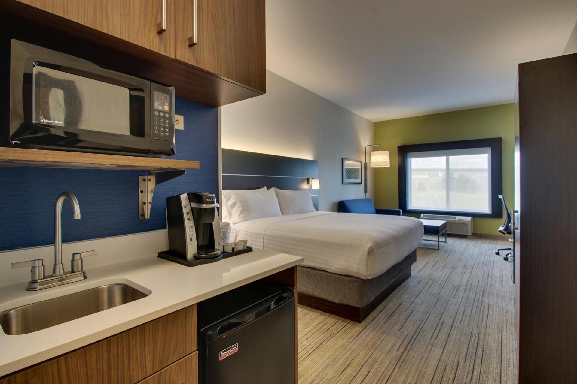 Holiday Inn Express Hotel & Suites Morris by IHG photo 30
