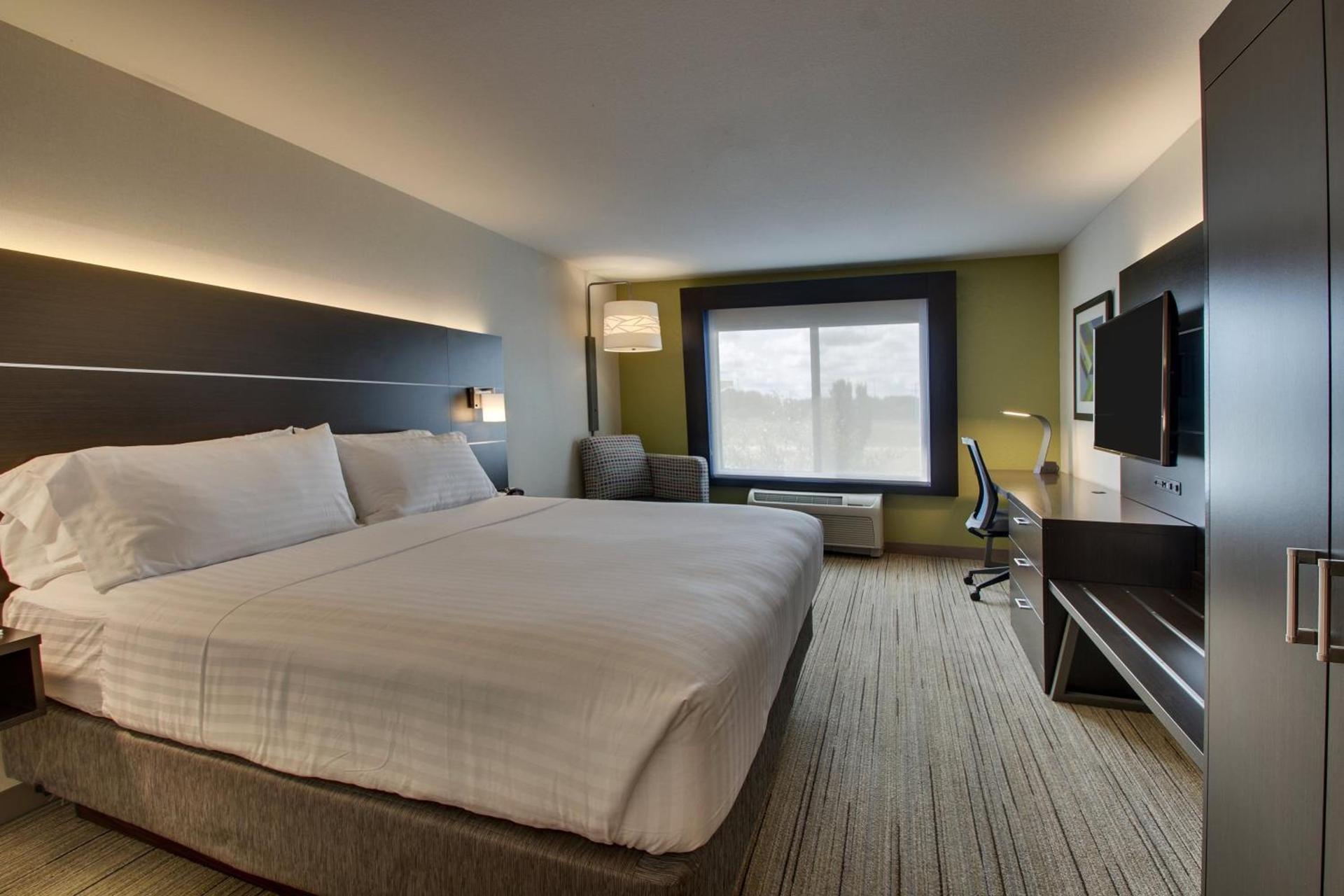 Holiday Inn Express Hotel & Suites Morris by IHG photo 67