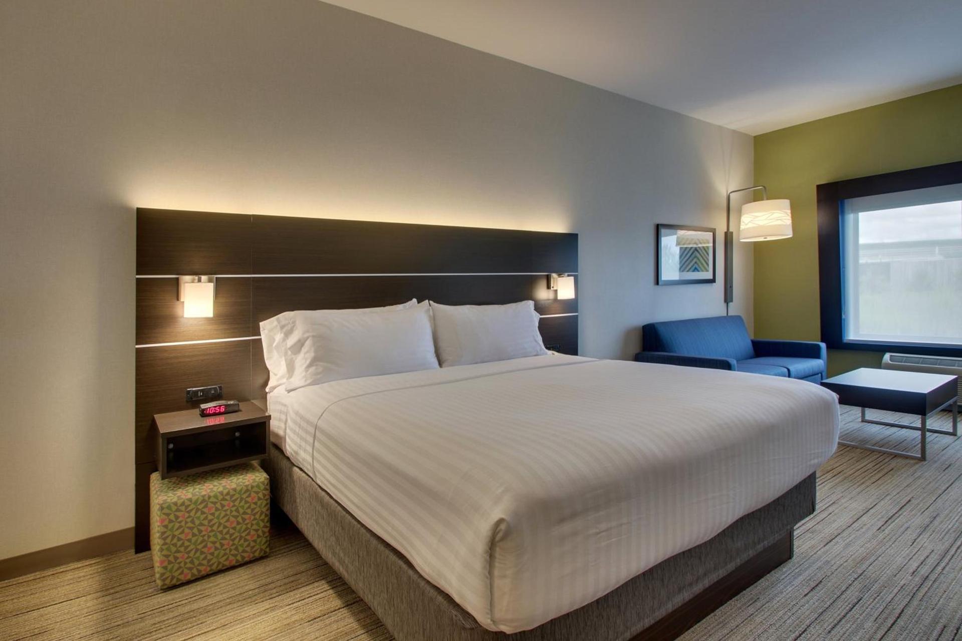 Holiday Inn Express Hotel & Suites Morris by IHG photo 48