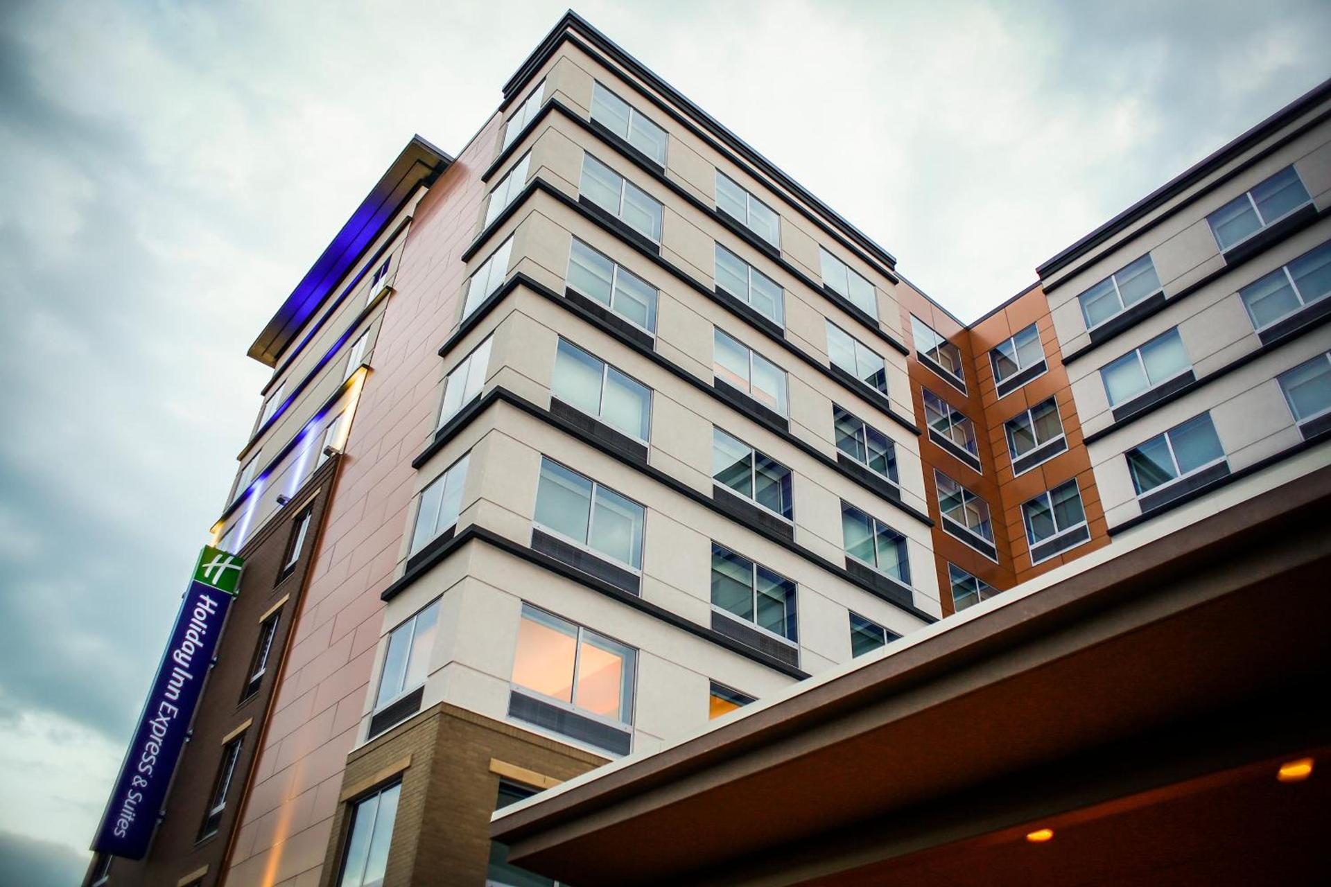 Holiday Inn Express & Suites Downtown Louisville by IHG — hotel in Louisville
