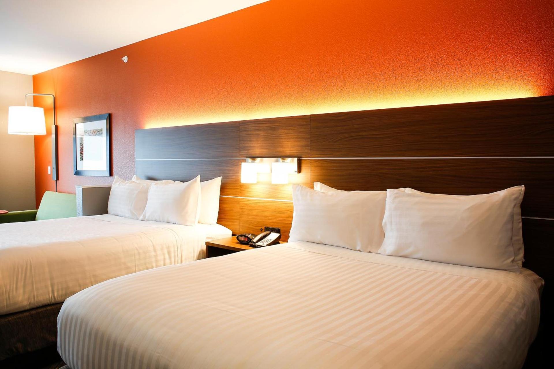 Holiday Inn Express & Suites Downtown Louisville by IHG photo 20