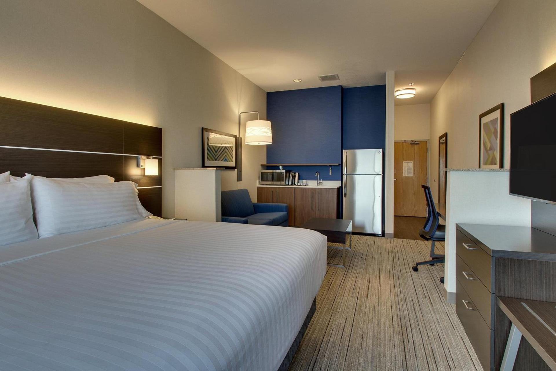 Holiday Inn Express Hotel & Suites Morris by IHG photo 41
