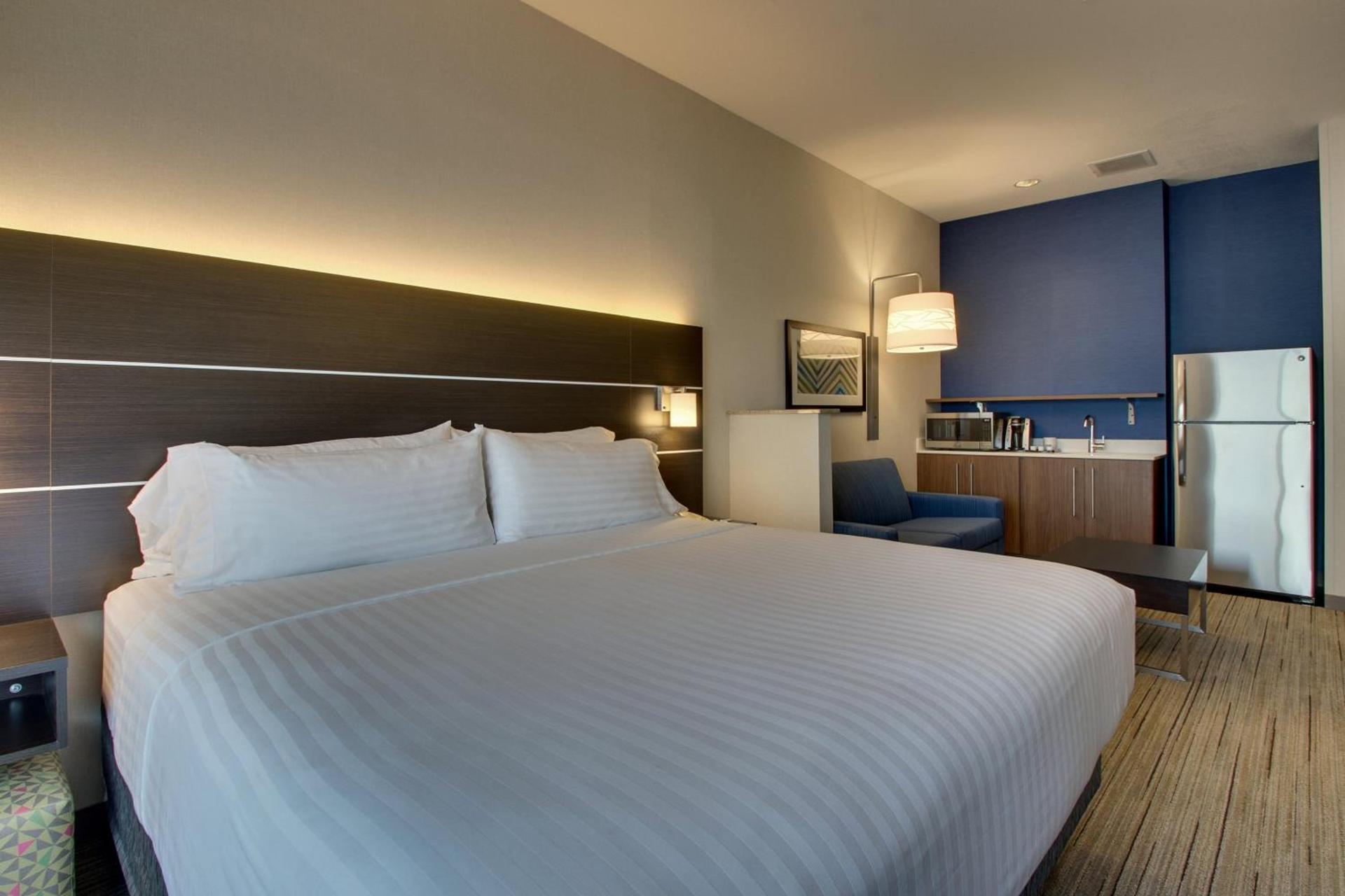 Holiday Inn Express Hotel & Suites Morris by IHG photo 45