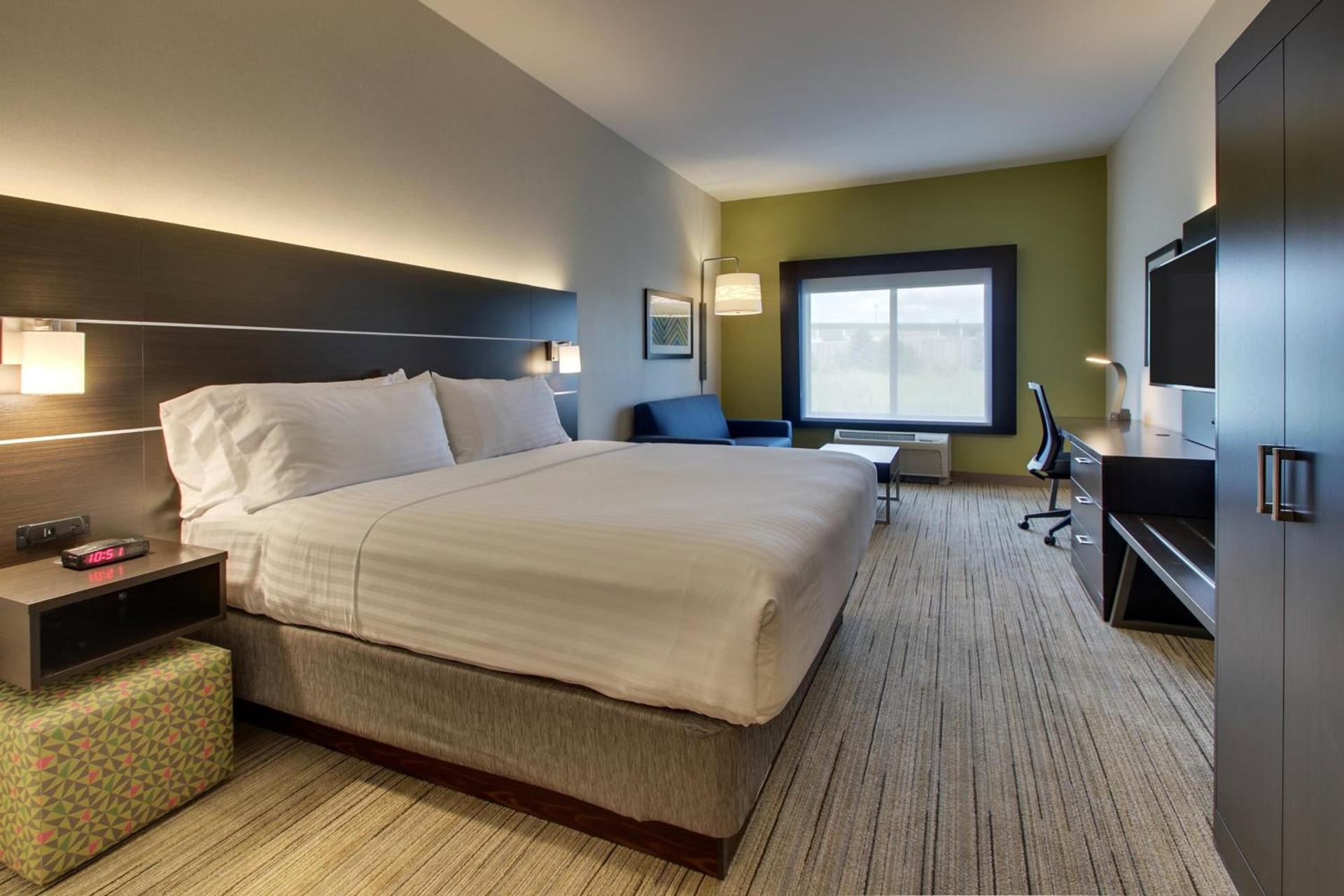 Holiday Inn Express Hotel & Suites Morris by IHG photo 49