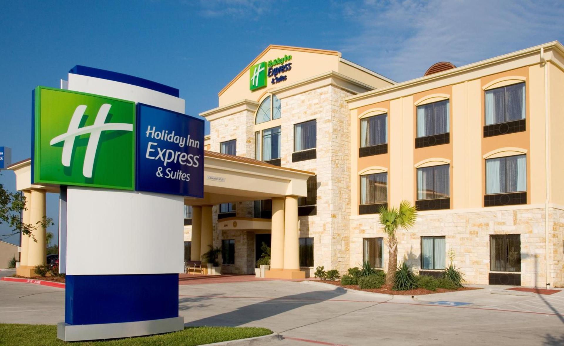 Holiday Inn Express and Suites Beeville by IHG photo 31