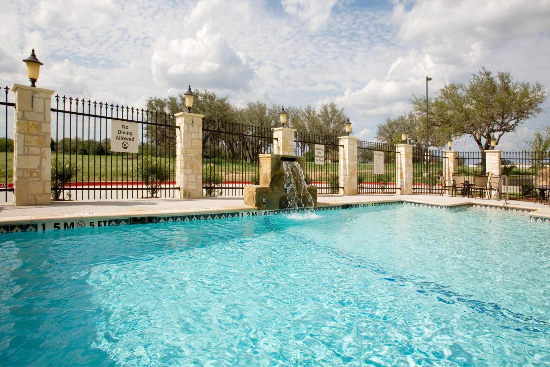 Holiday Inn Express and Suites Beeville by IHG photo 57