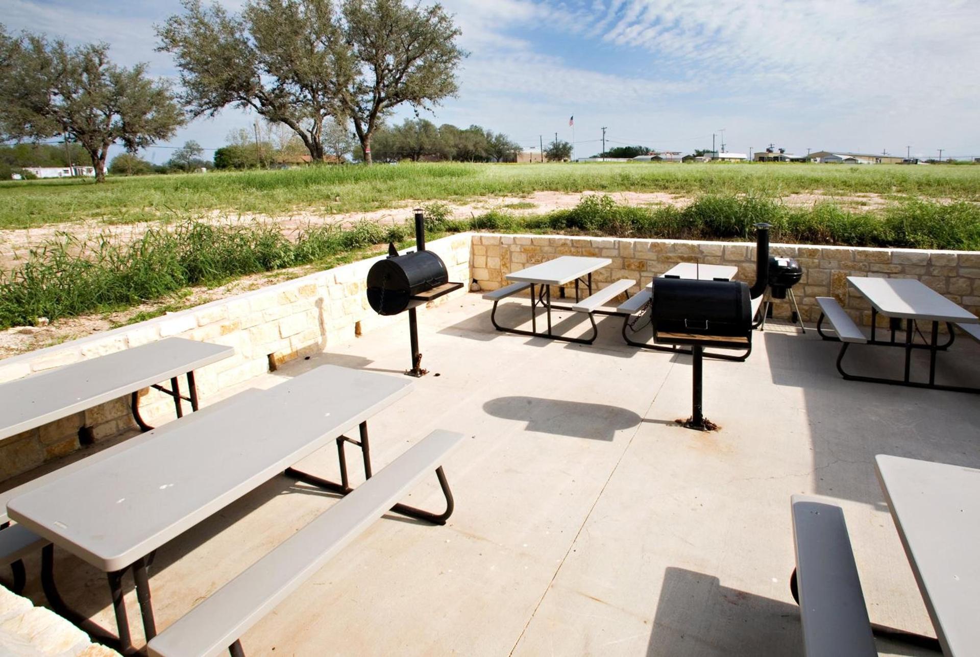 Holiday Inn Express and Suites Beeville by IHG photo 22